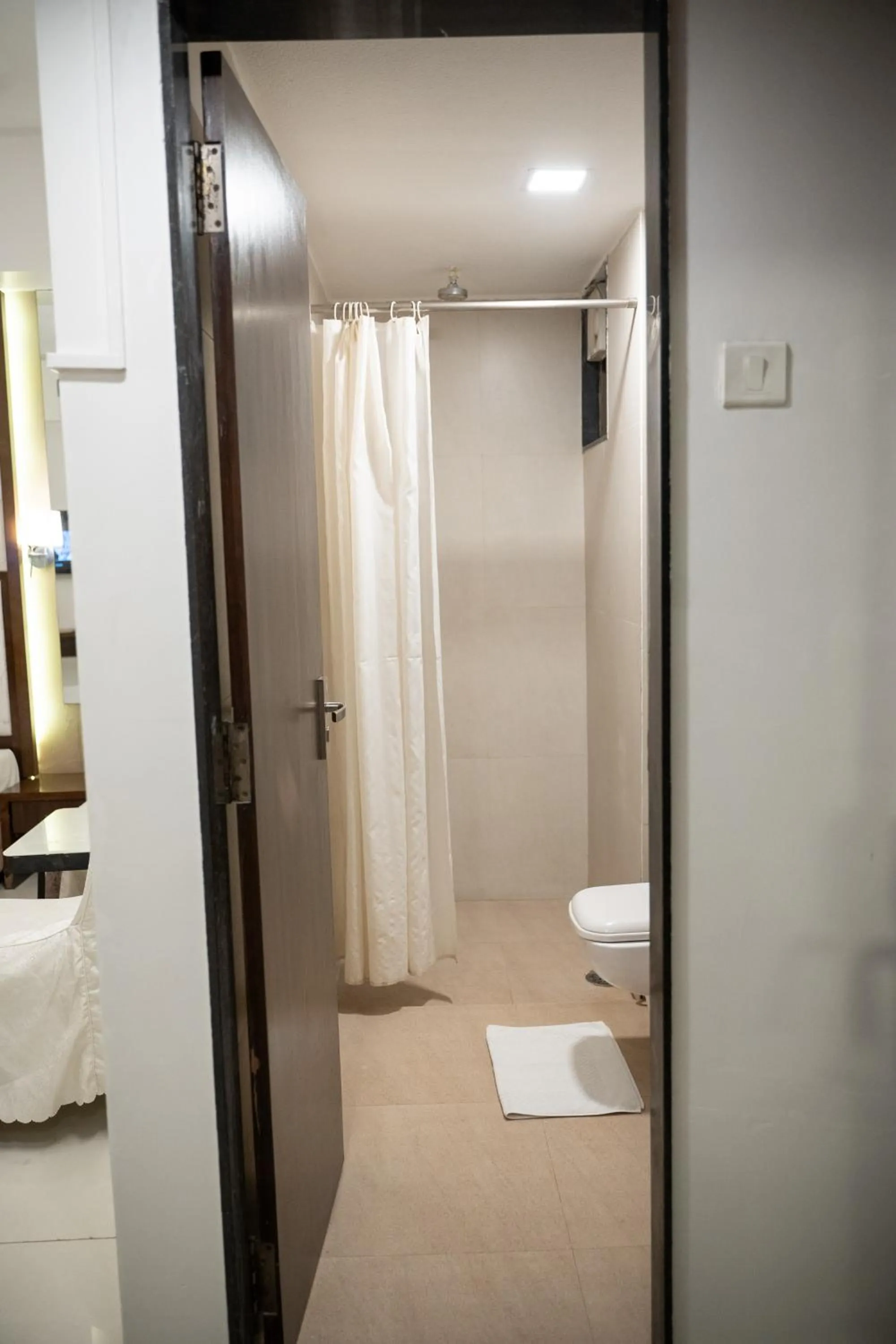 Toilet in Hotel Executive Silver Inn