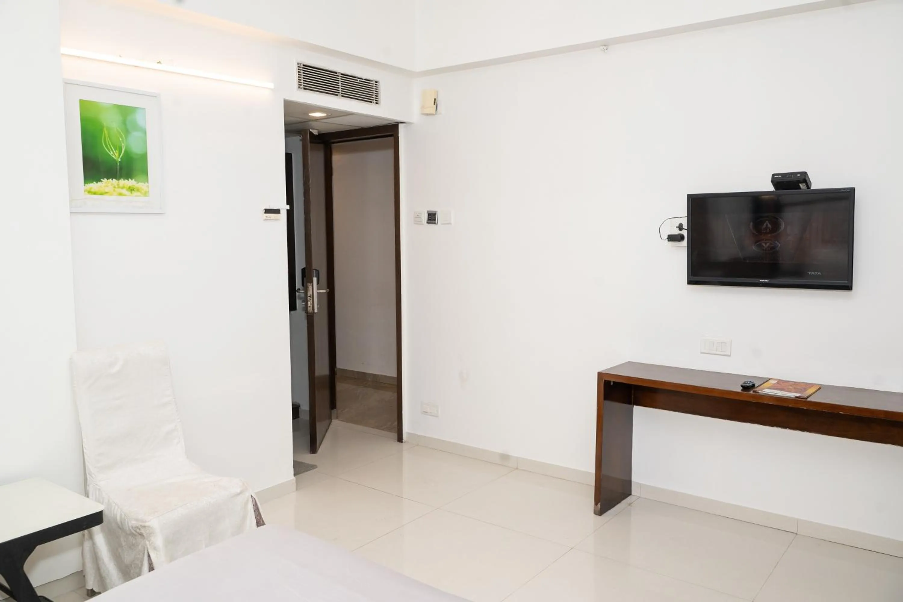 TV and multimedia in Hotel Executive Silver Inn