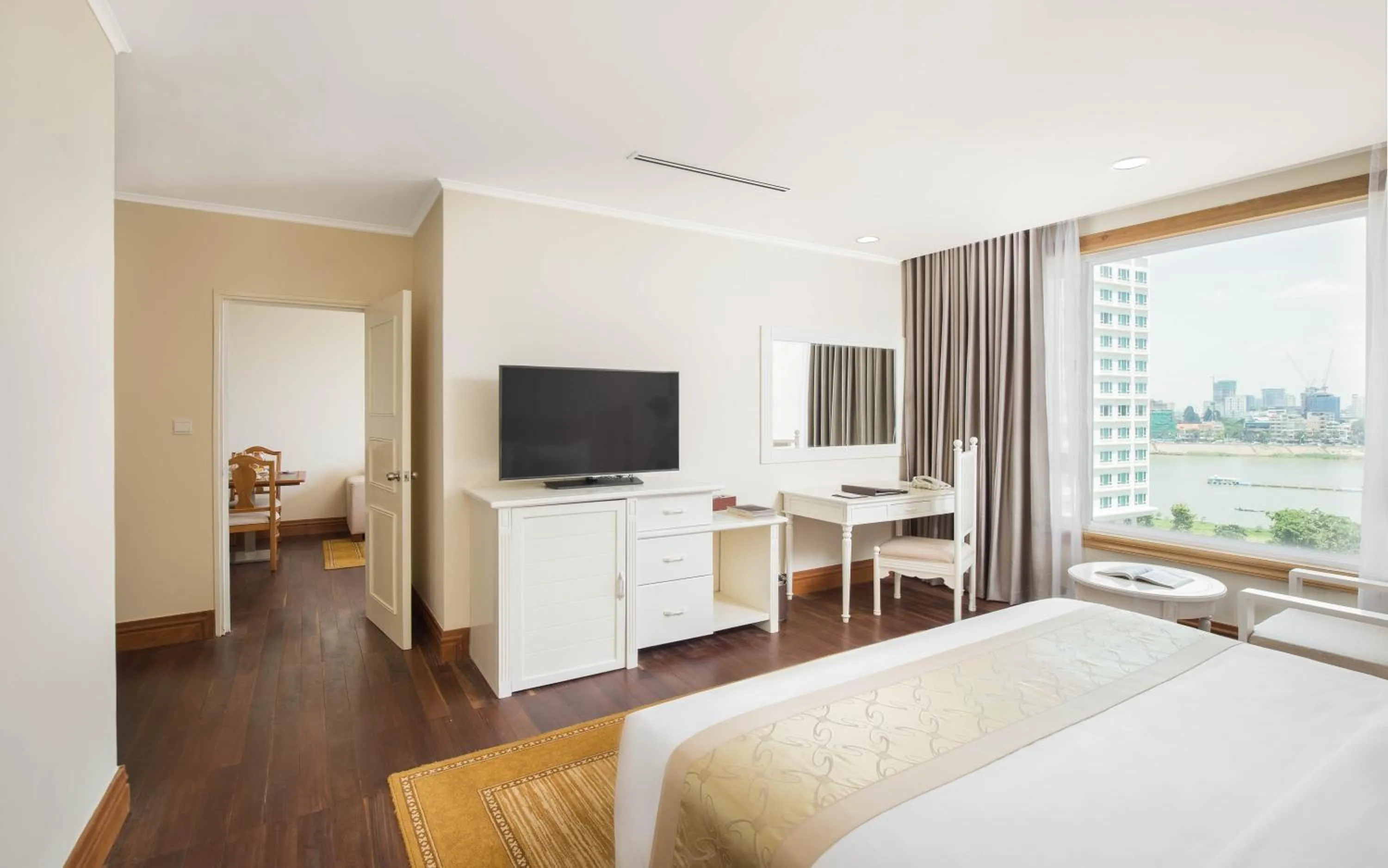 View (from property/room), Bed in Sokha Phnom Penh Hotel