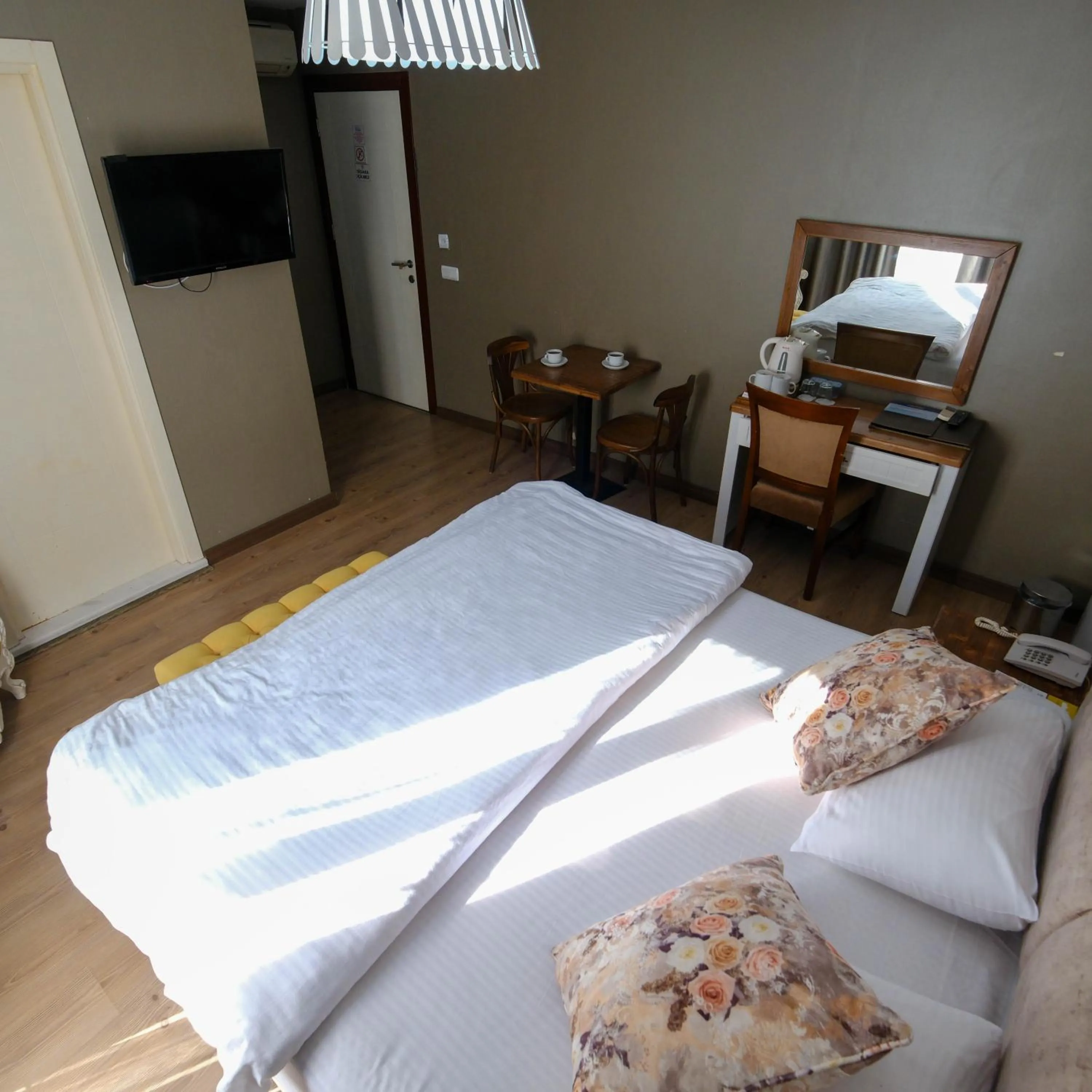 Photo of the whole room in Adana City Boutique Hotel