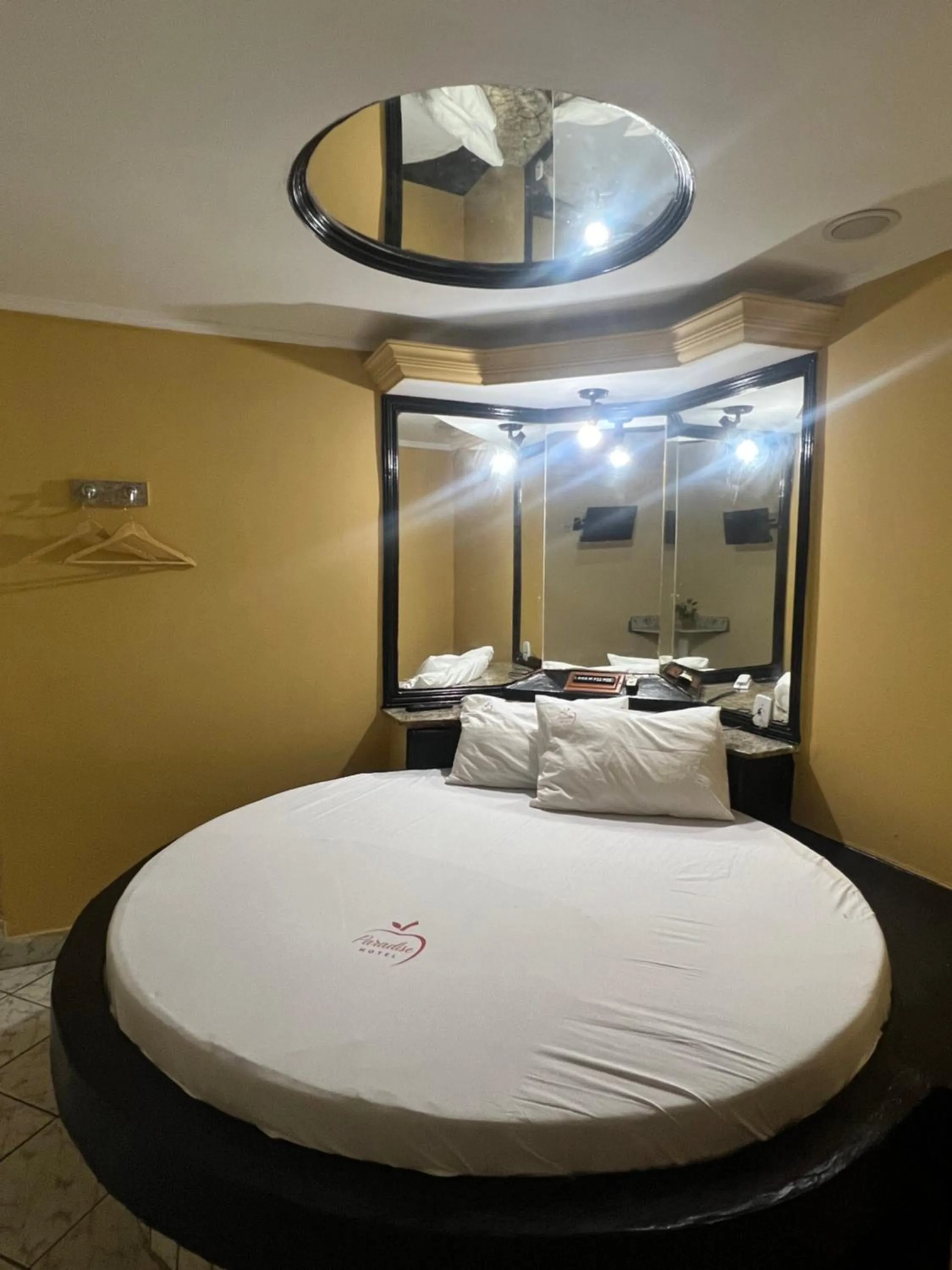 Hotel Paradise