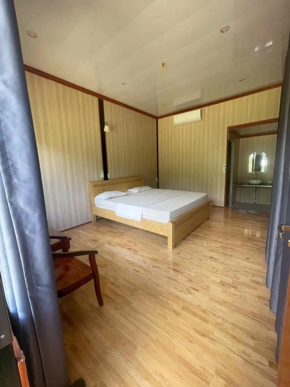 Bed in Cuc Phuong Bungalow