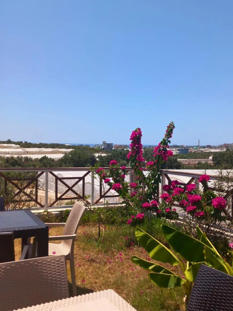 Spring in Bu Bungalow Hotel