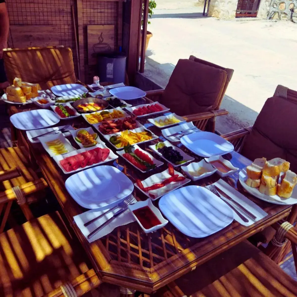 Restaurant/places to eat in Bu Bungalow Hotel Restaurant/places to eat in Bu Bungalow Hotel