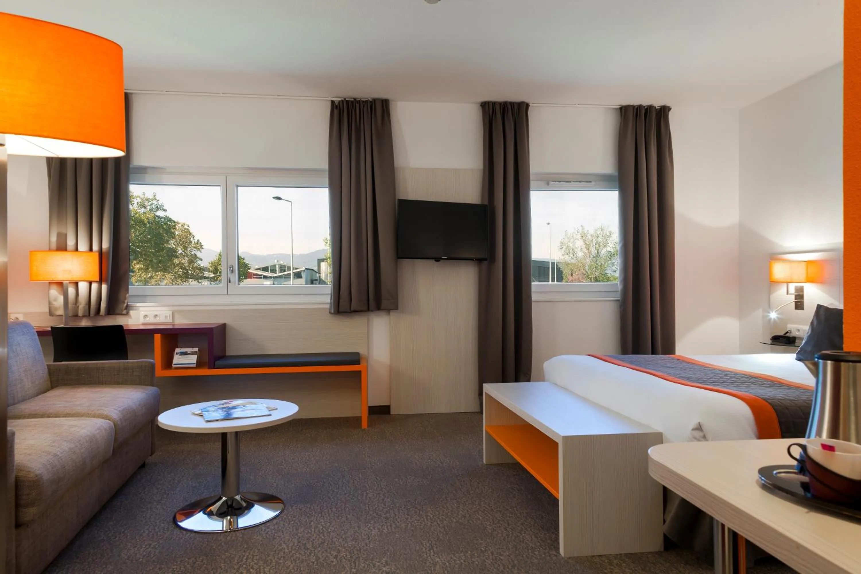 Photo of the whole room, Bed in Best Western Colmar Expo