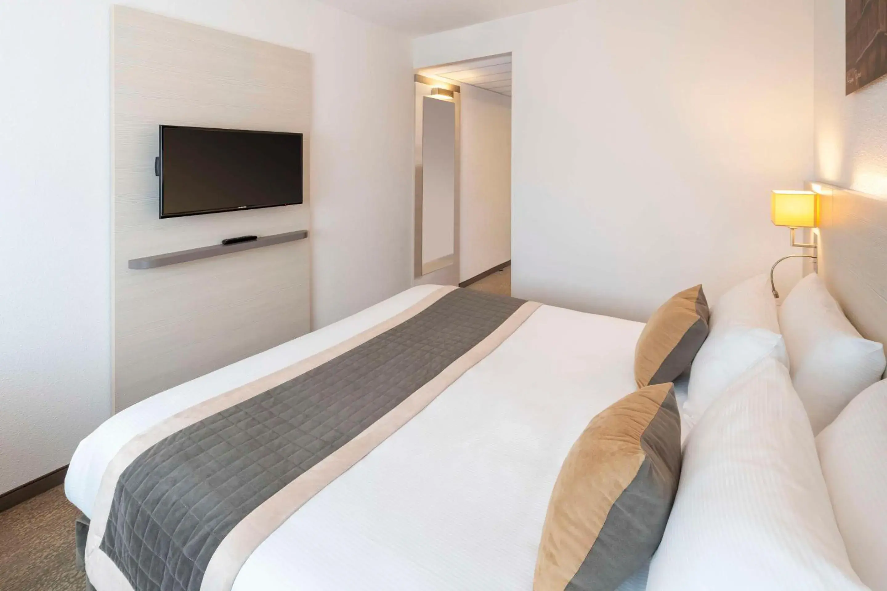 Bedroom, Bed in Best Western Colmar Expo Bedroom, Bed in Best Western Colmar Expo