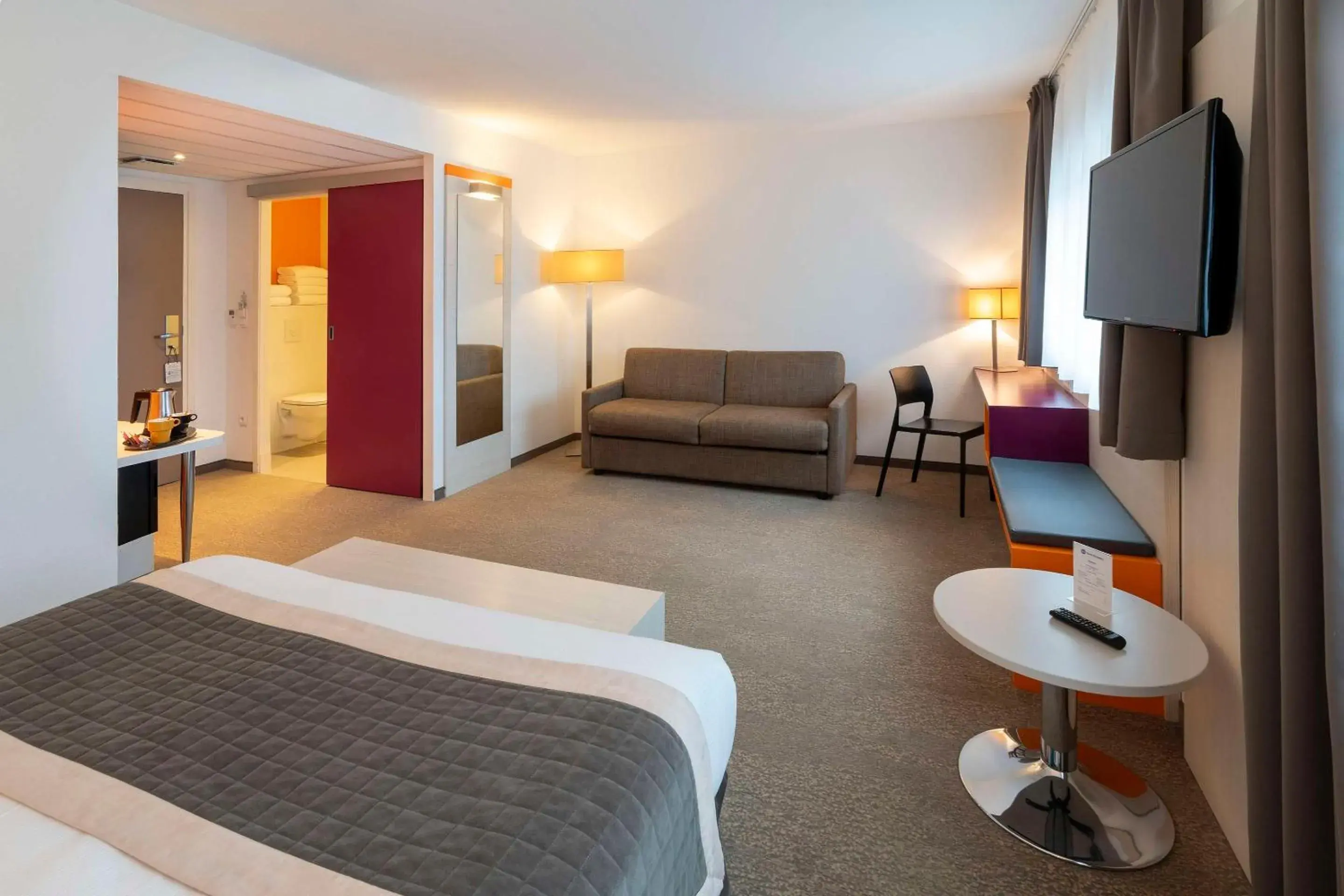 Bedroom, Bed in Best Western Colmar Expo Bedroom, Bed in Best Western Colmar Expo