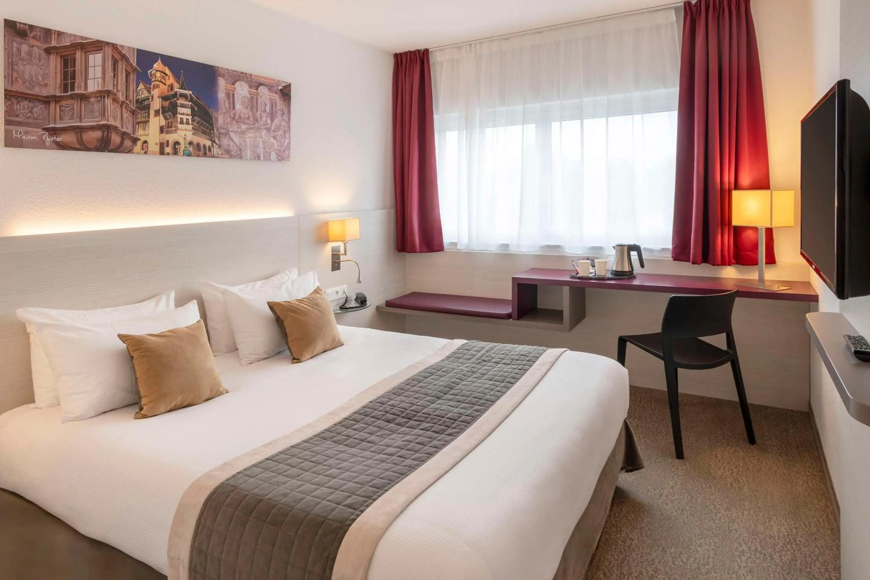 Bedroom, Bed in Best Western Colmar Expo