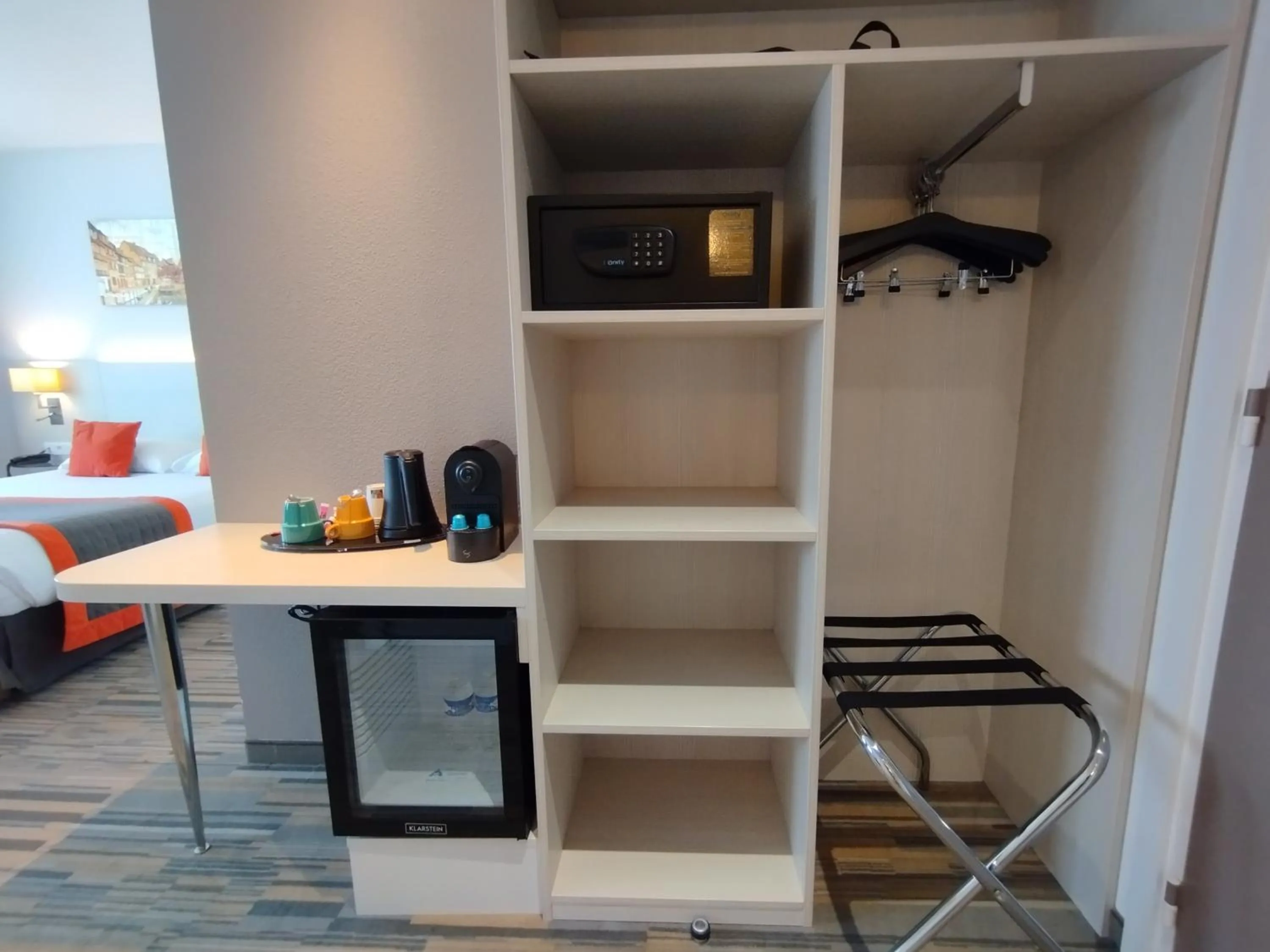 minibar in Best Western Colmar Expo