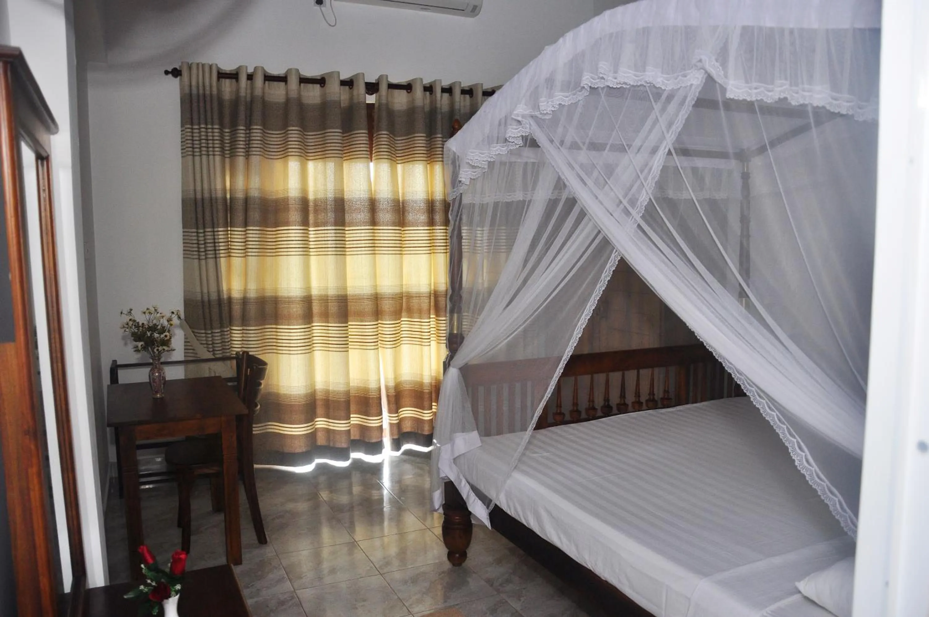 Photo of the whole room, Bed in Supun Villa