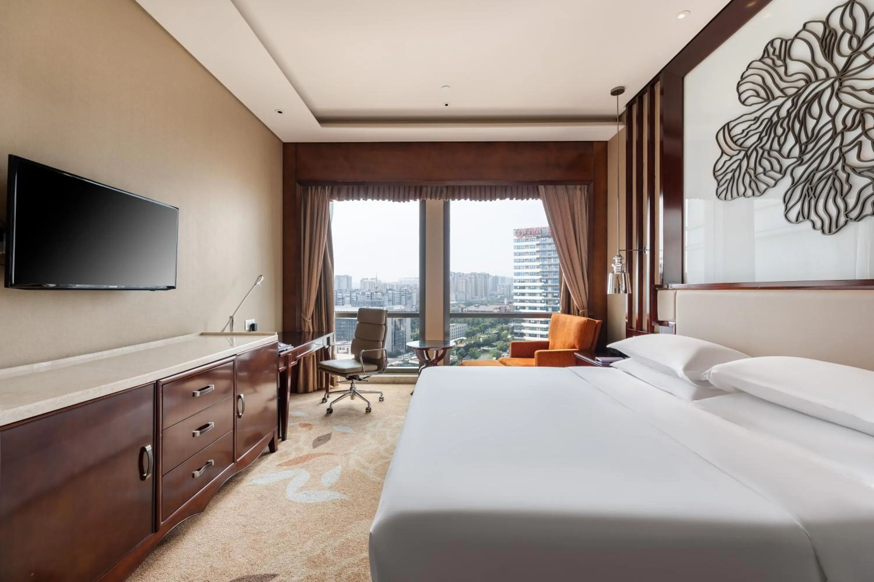 Bedroom, Bed in Sheraton Changde Wuling Hotel