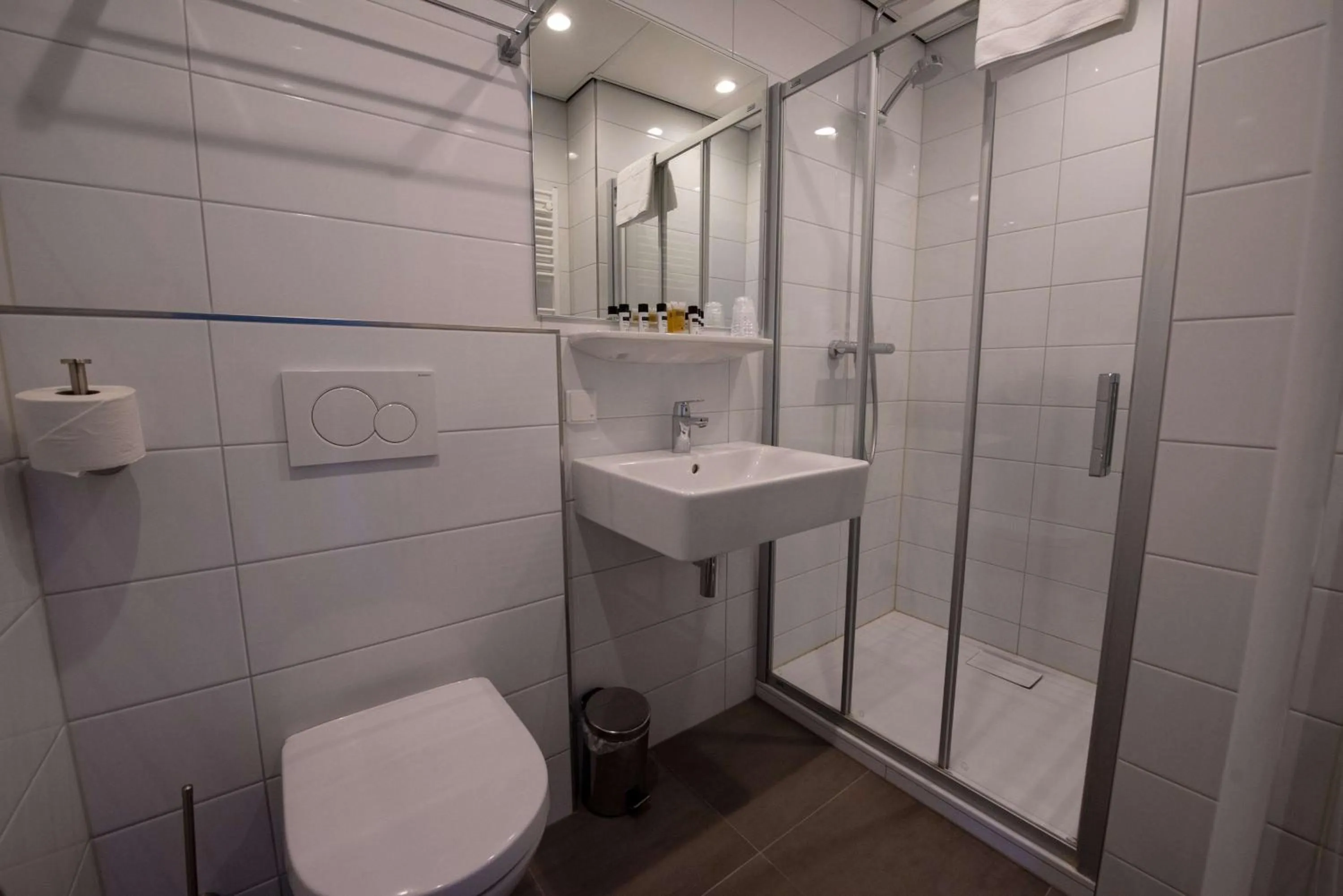 Bathroom in Flonk Hotel Groningen Centre, BW Signature Collection