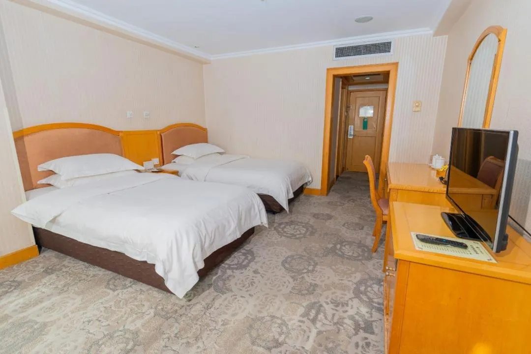 Bed in Baoding Zhong Yin Hotel