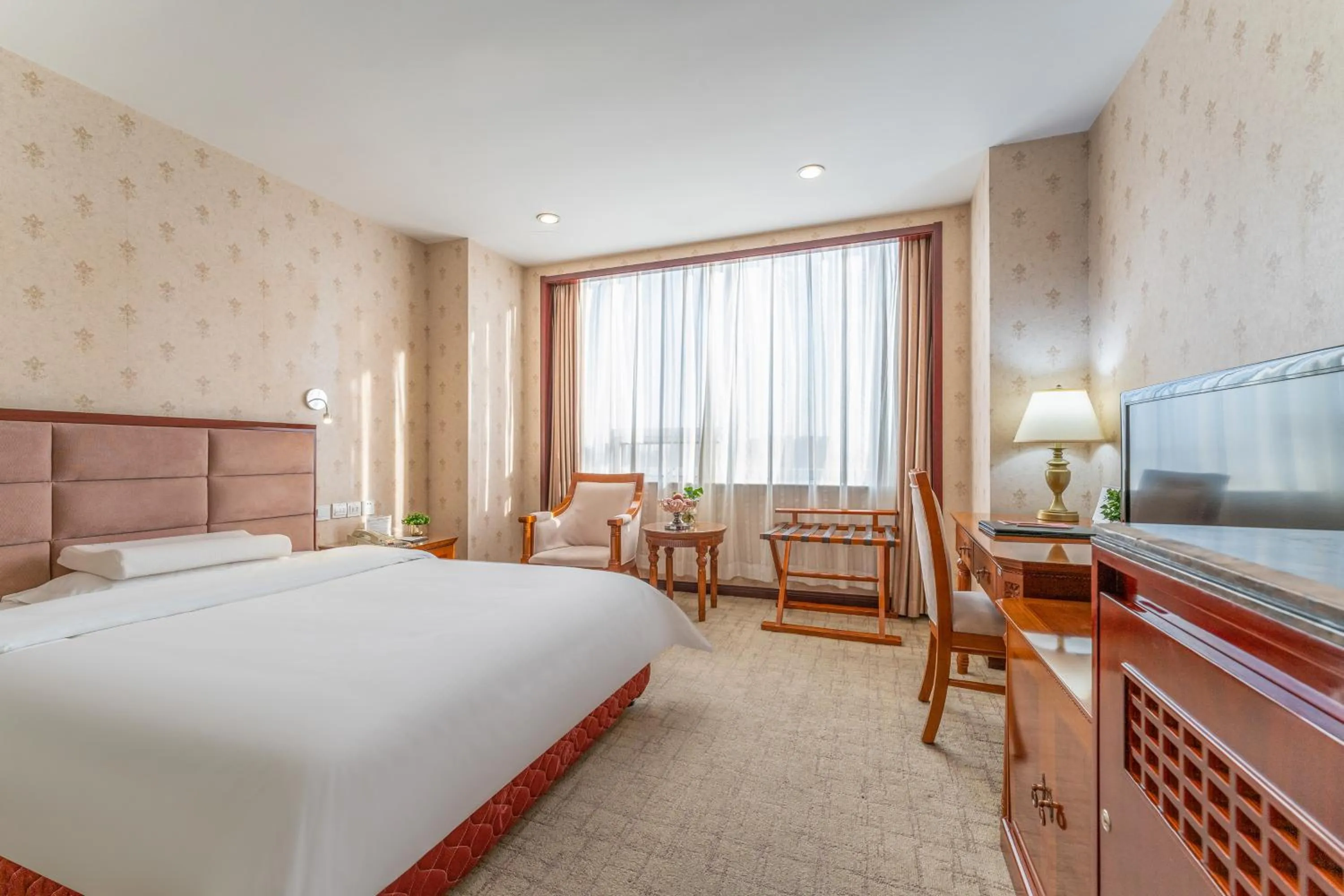 Photo of the whole room, Bed in Baoding Zhong Yin Hotel