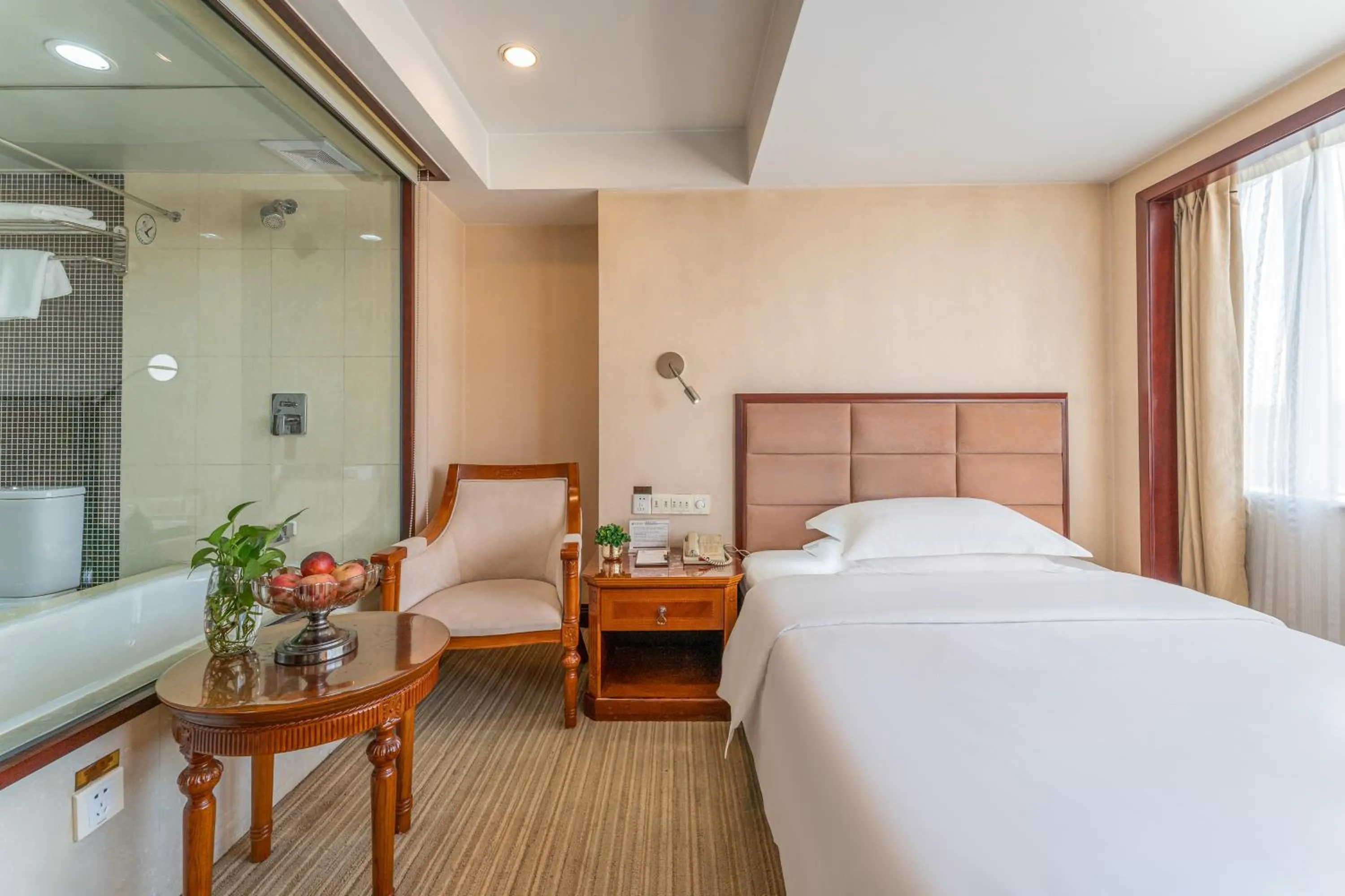 Photo of the whole room, Bed in Baoding Zhong Yin Hotel
