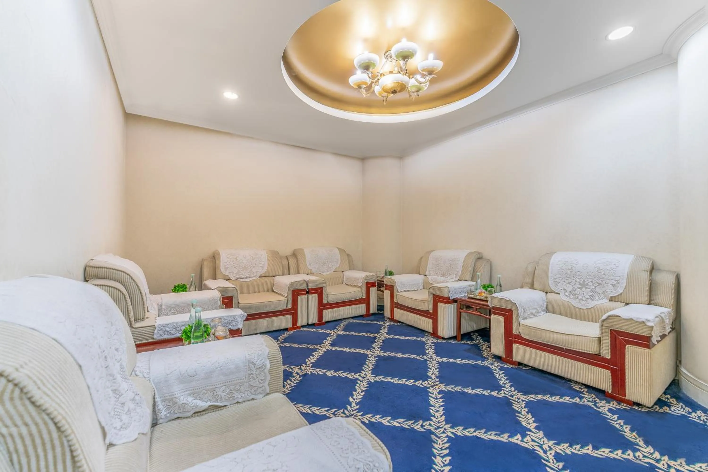 Seating area, Bed in Baoding Zhong Yin Hotel