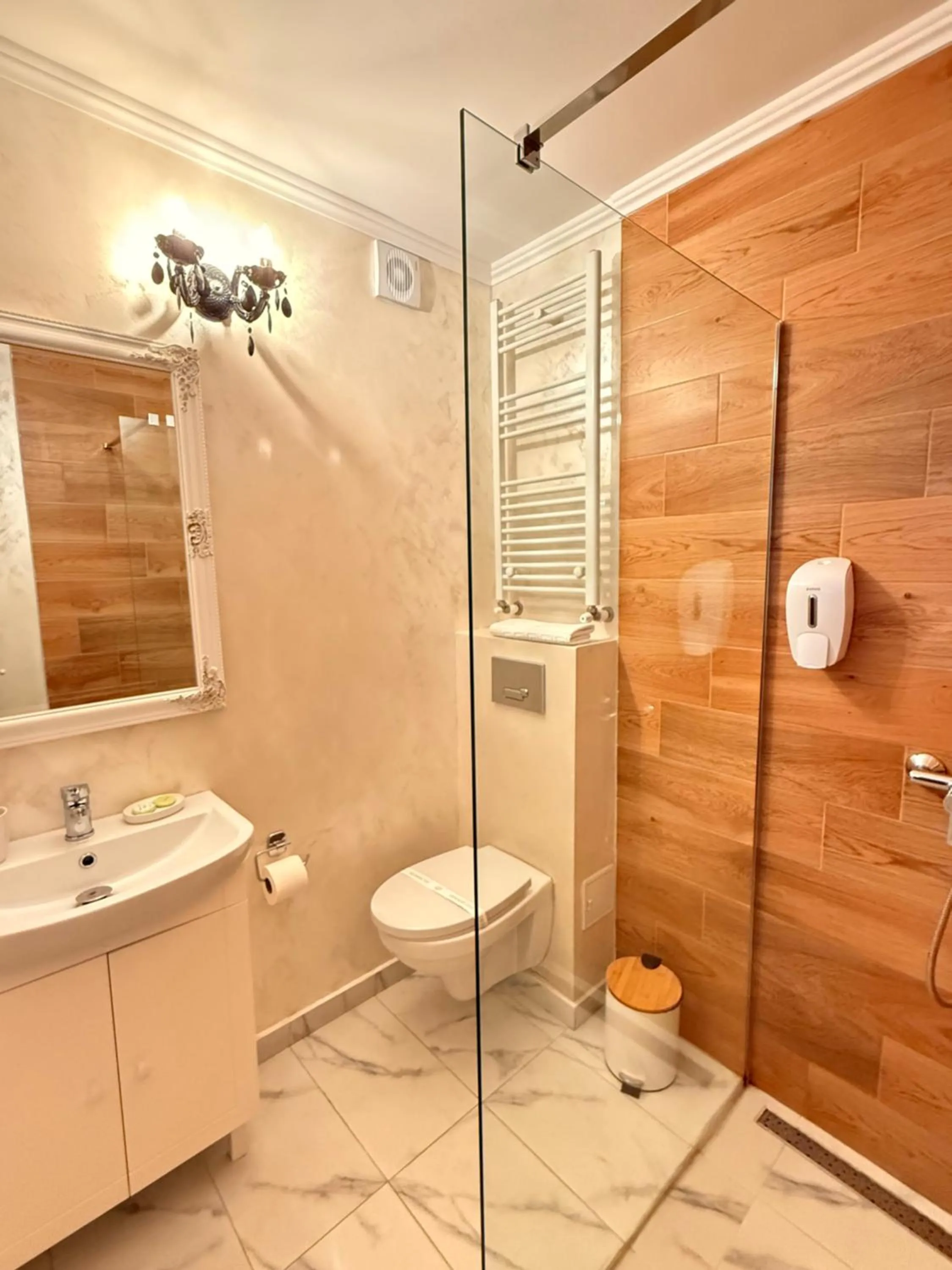 Shower in Vila Central