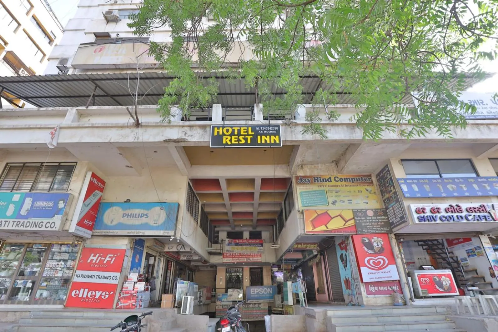HOTEL REST INN