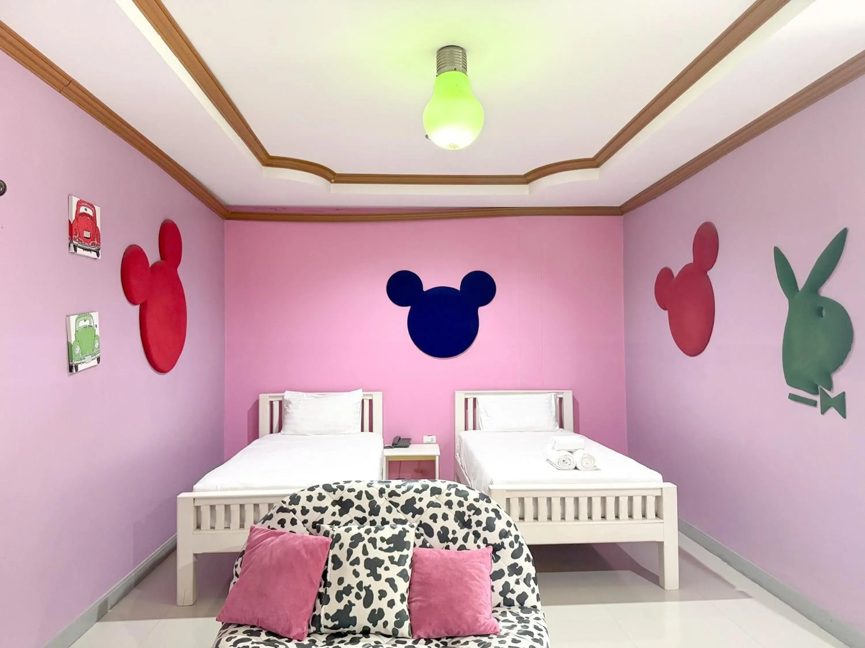 Bedroom, Bed in Grand Amazon Hotel Bedroom, Bed in Grand Amazon Hotel