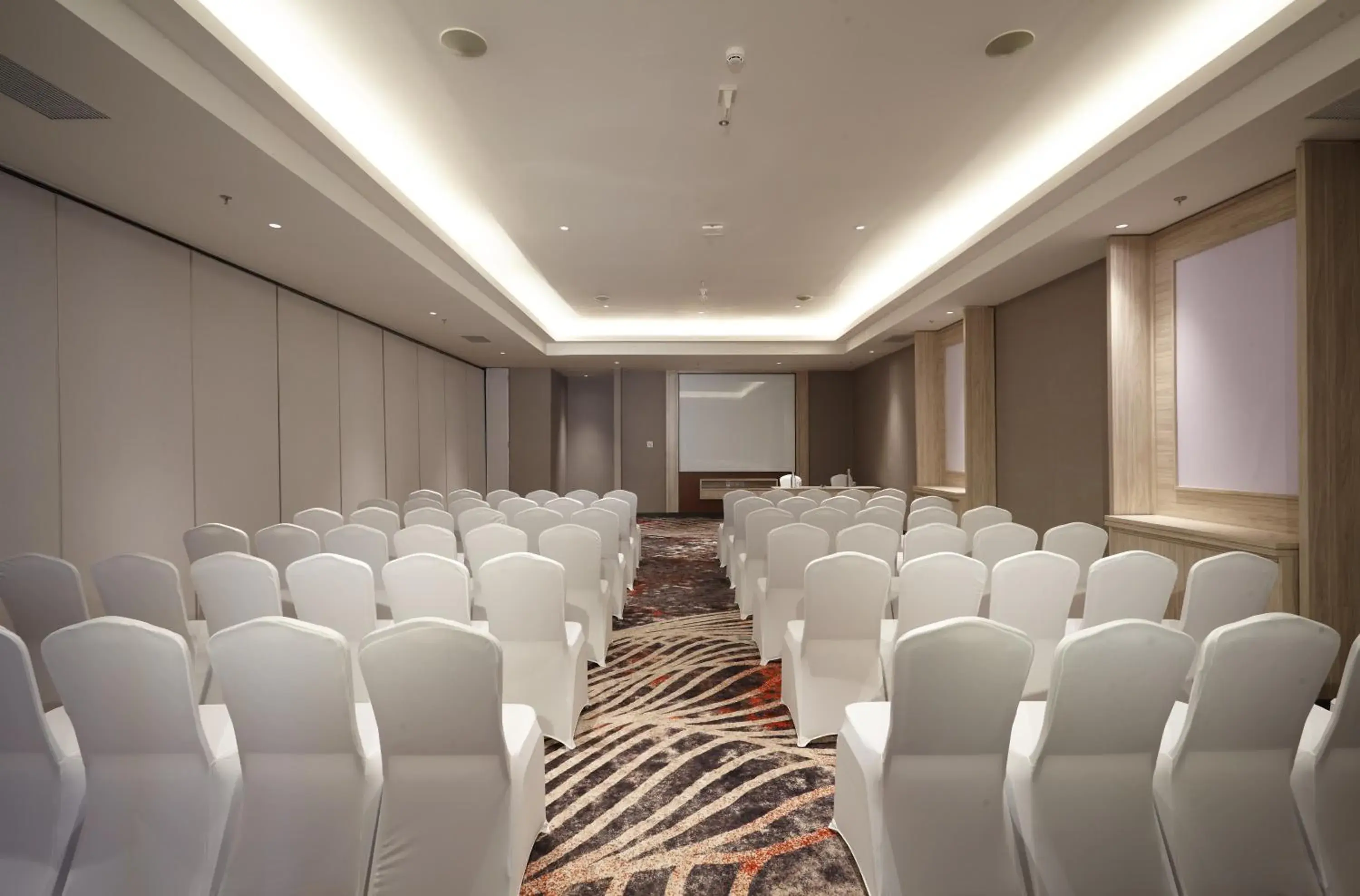 HARRIS Hotel & Convention Cibinong City Mall Bogor HARRIS Hotel & Convention Cibinong City Mall Bogor