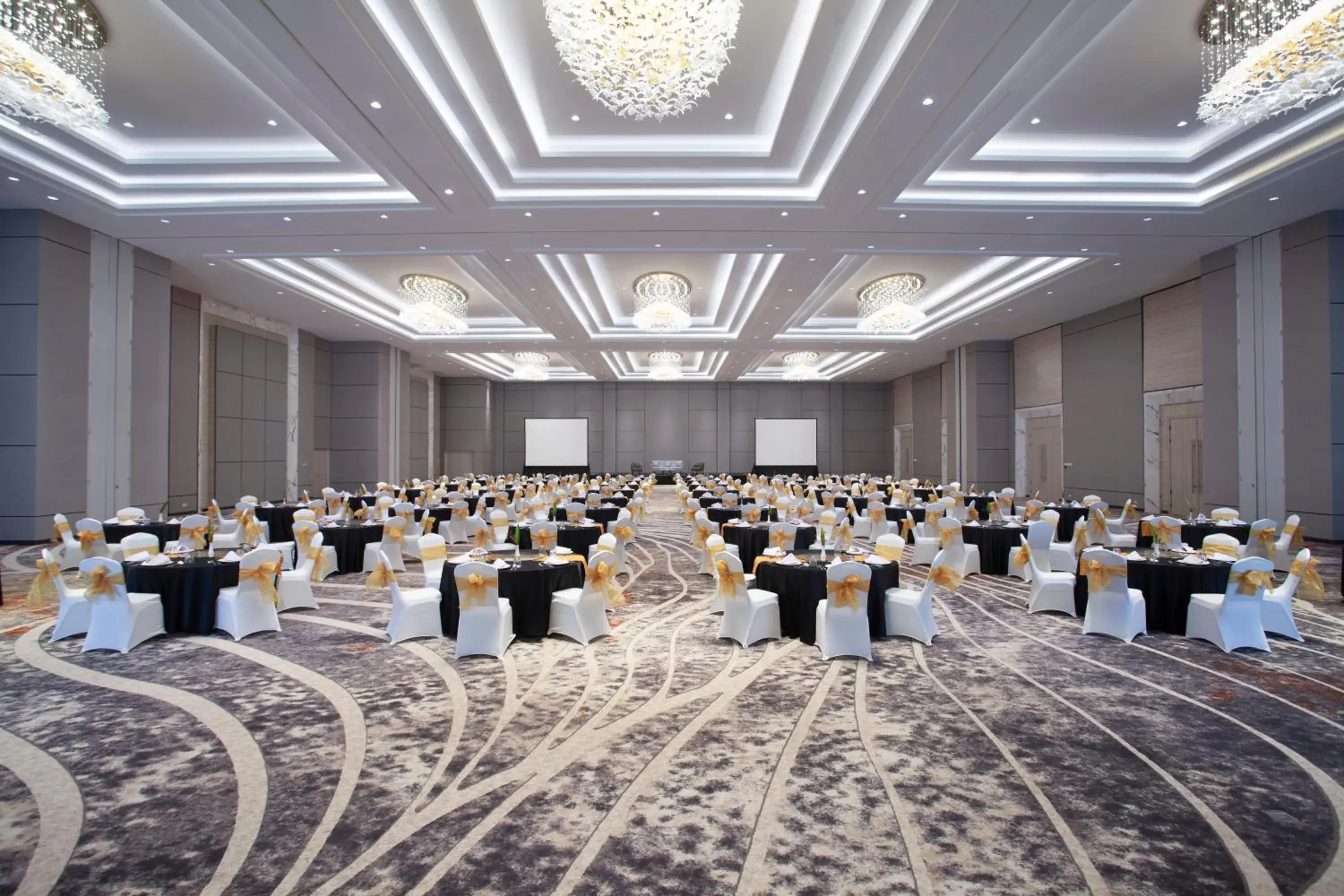 Meeting/conference room in HARRIS Hotel & Convention Cibinong City Mall Bogor Meeting/conference room in HARRIS Hotel & Convention Cibinong City Mall Bogor