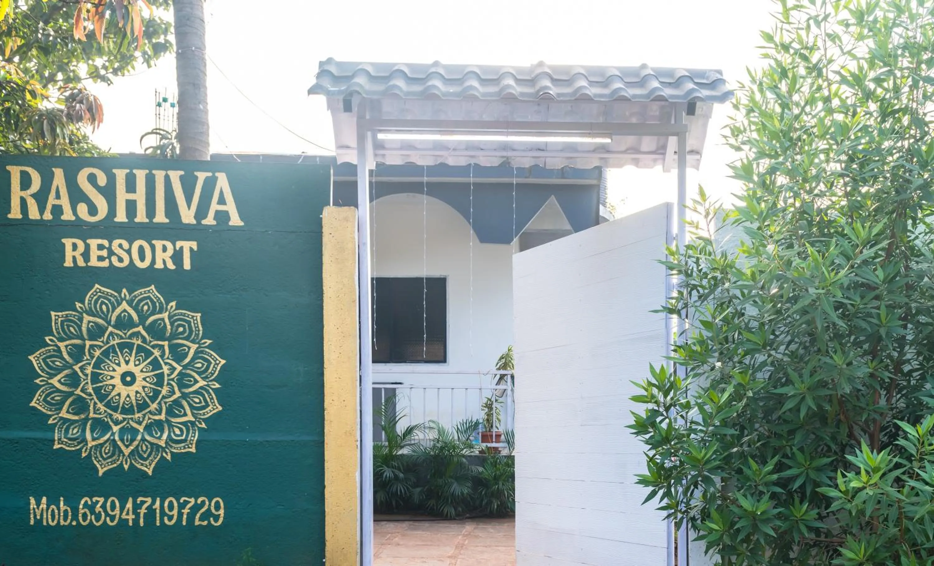 Facade/entrance in Rashiva Resort