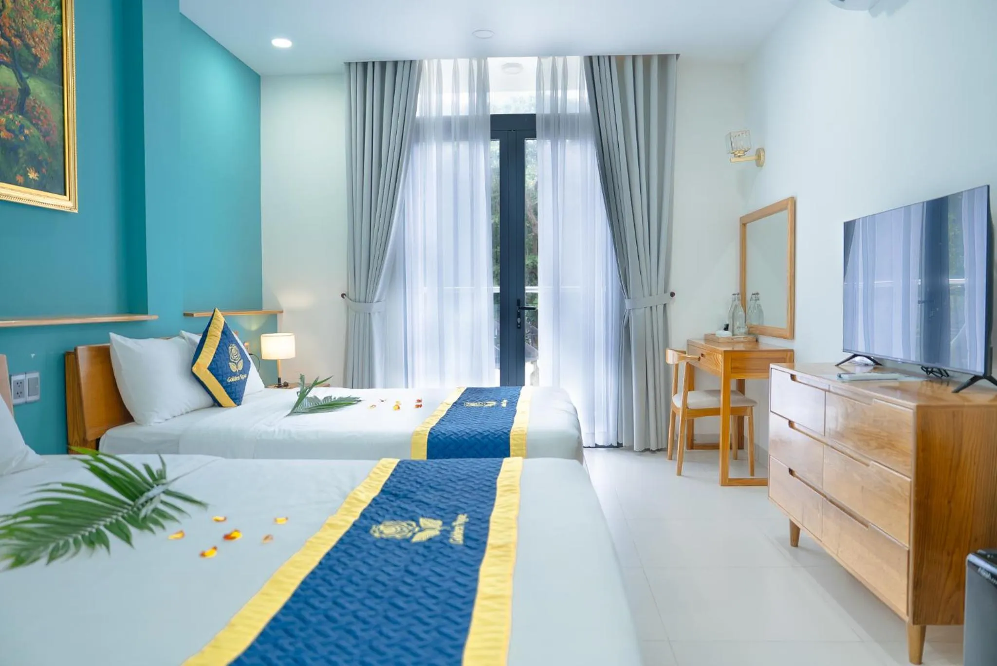 Bedroom, Bed in Golden Rose Hotel Con Dao