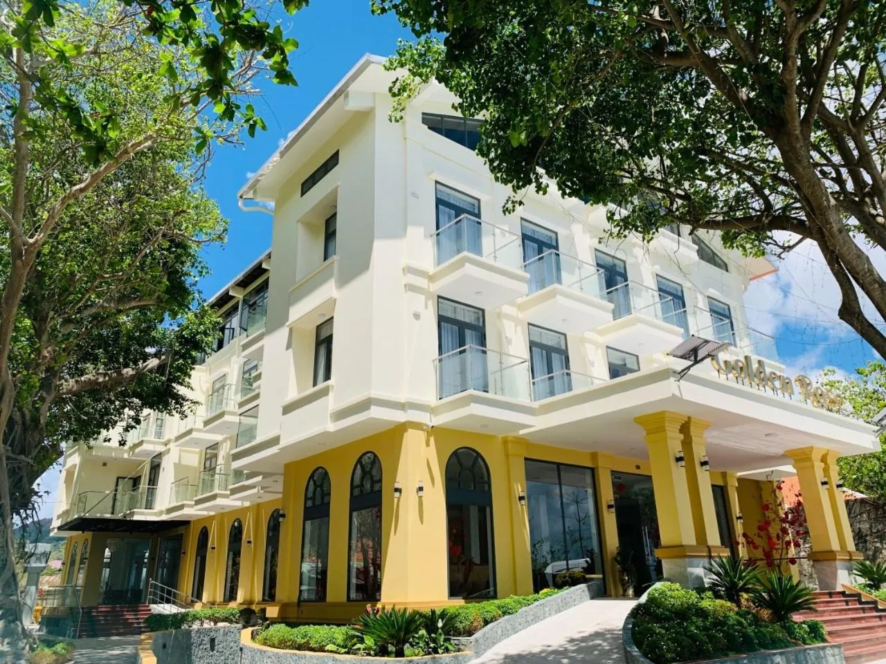 Property building in Golden Rose Hotel Con Dao