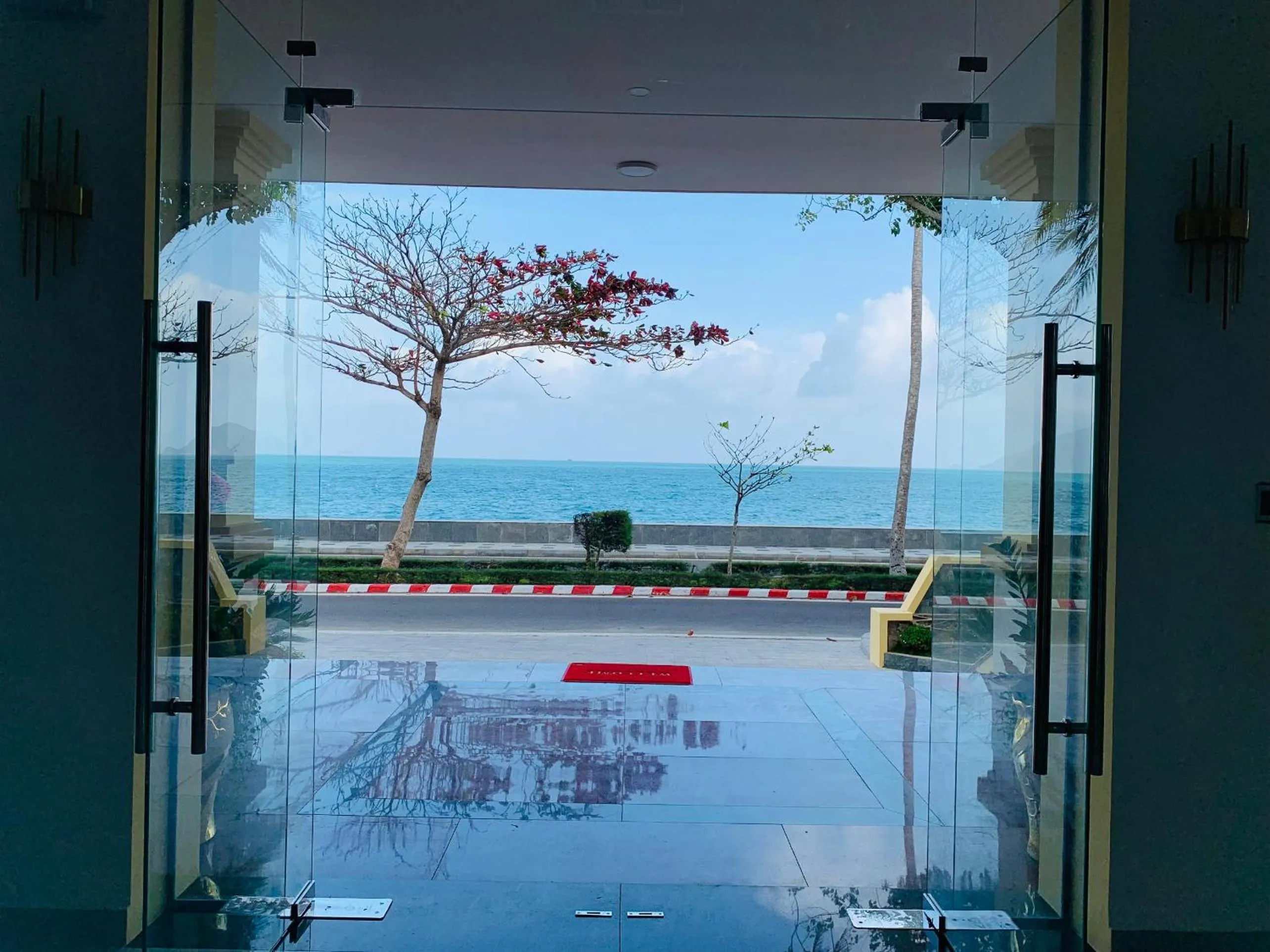 Day in Golden Rose Hotel Con Dao