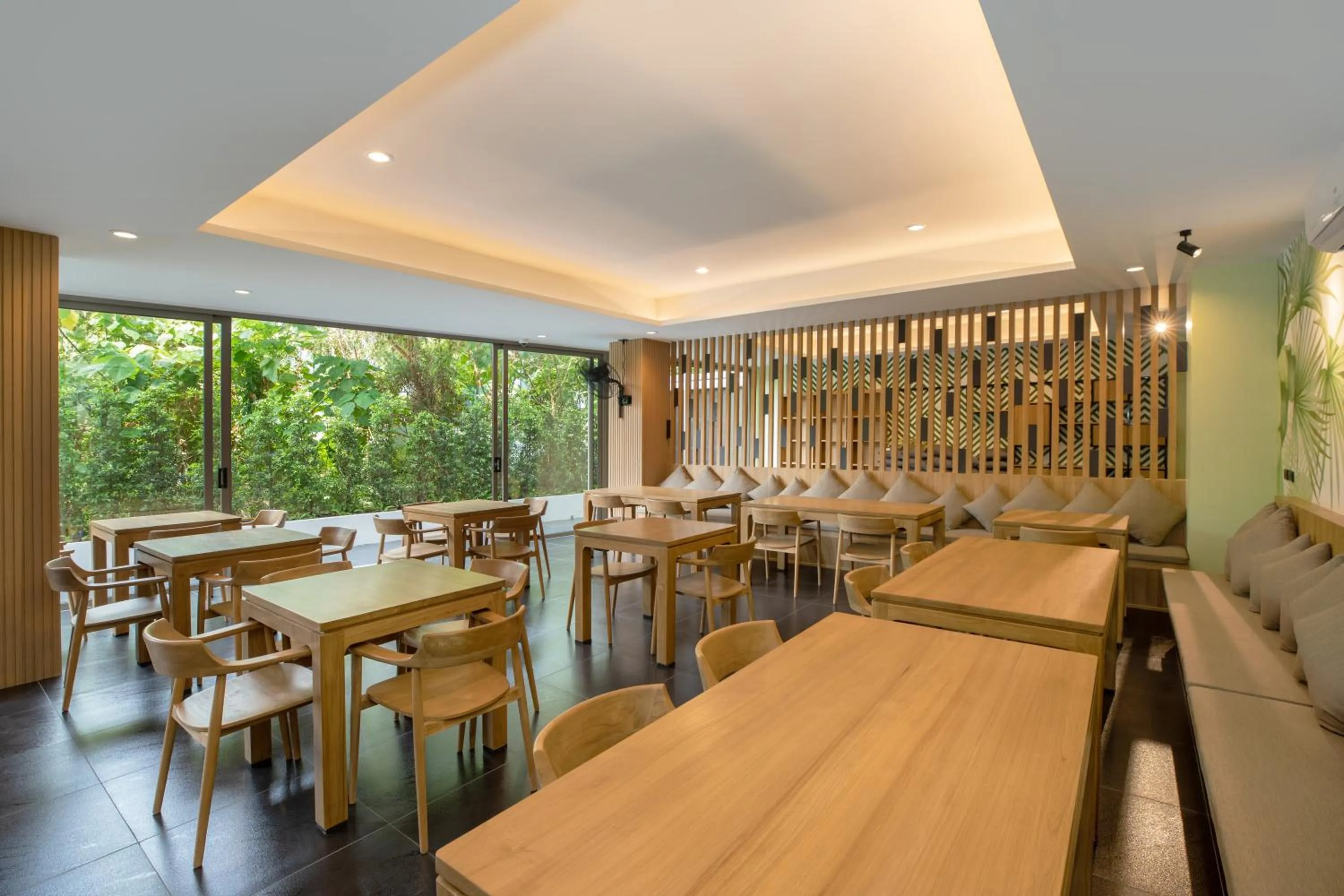Restaurant/places to eat in Elite Atoll Serviced Apartments Phuket