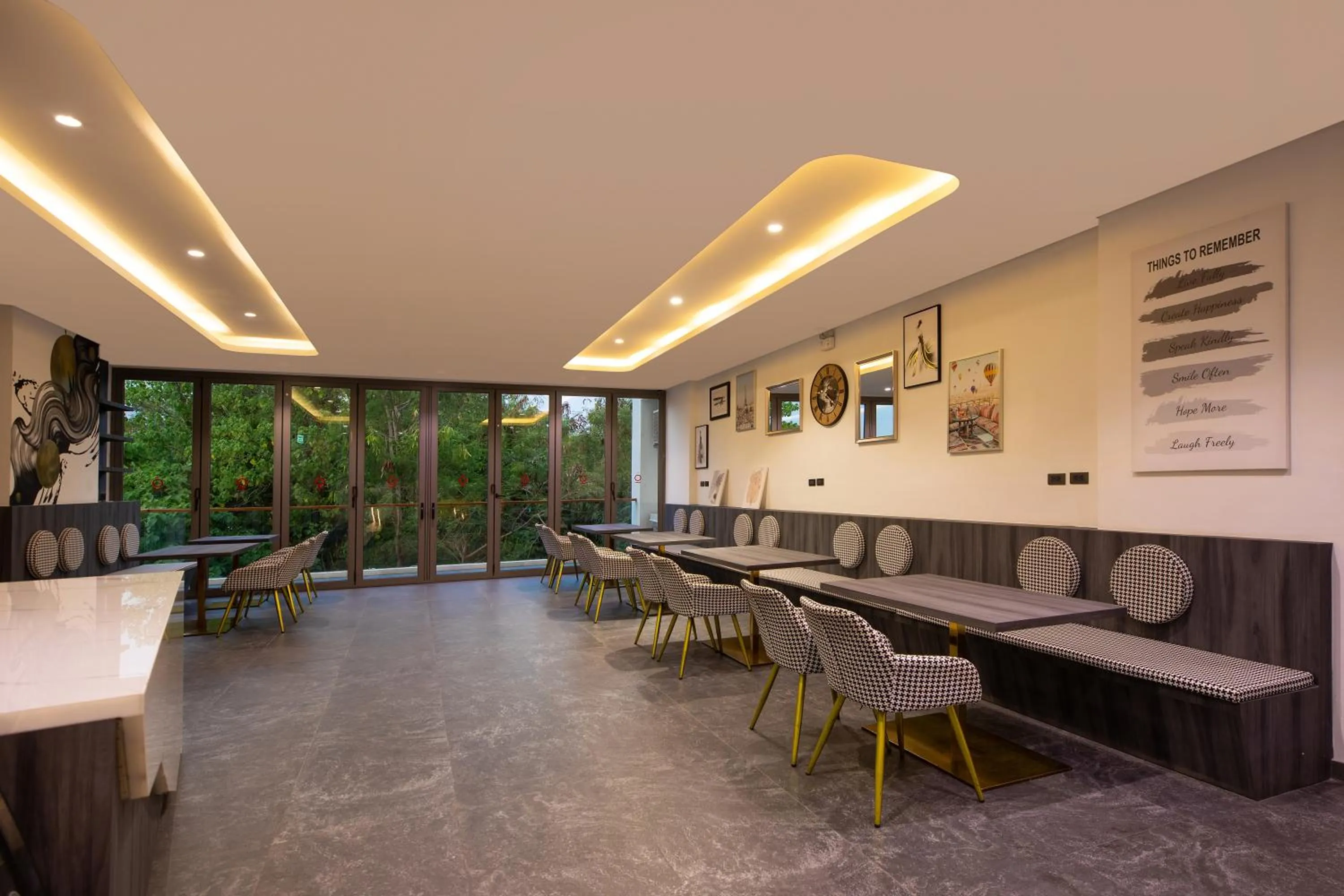 Restaurant/places to eat in Elite Atoll Serviced Apartments Phuket