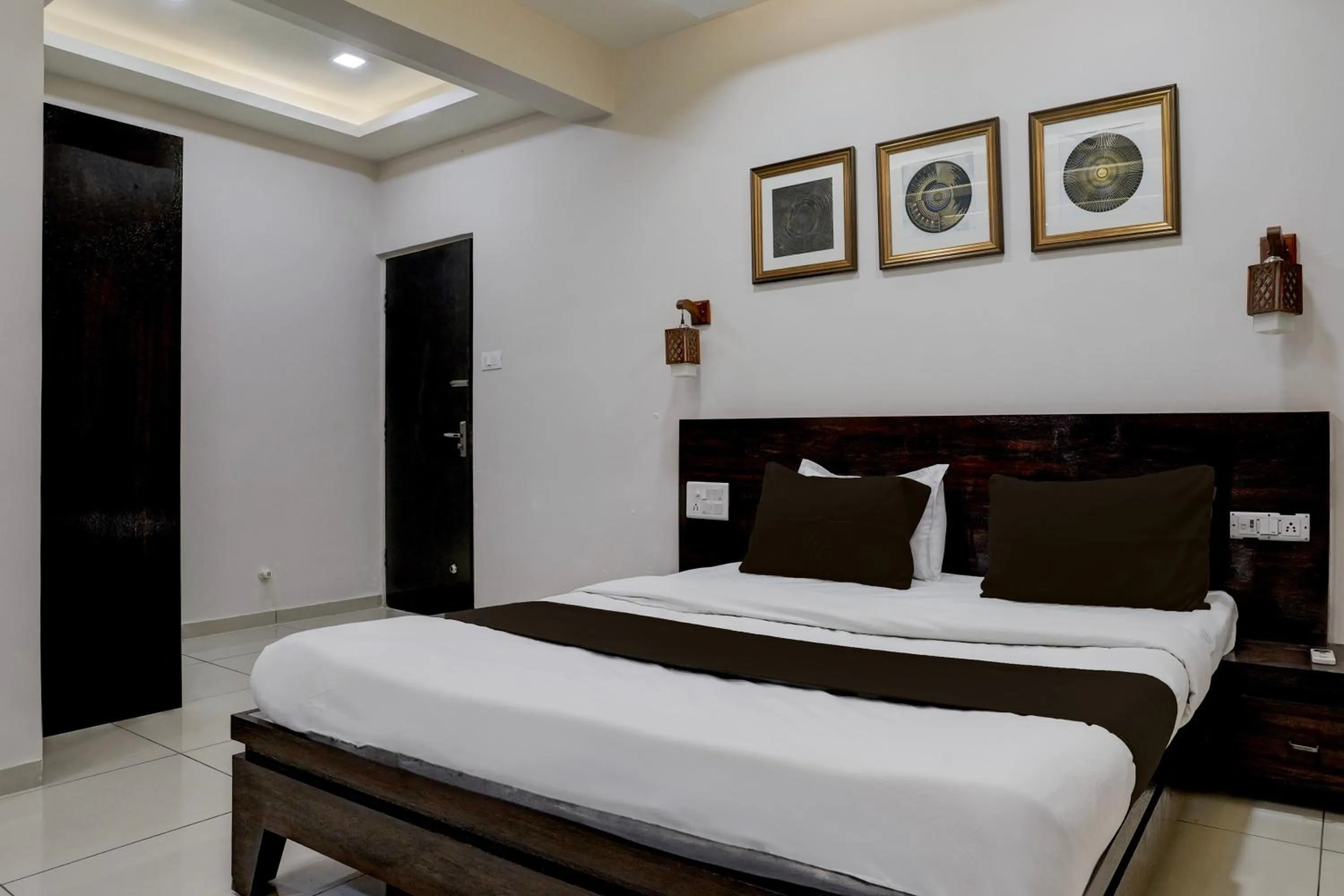 Bedroom, Bed in Super Hotel O DH