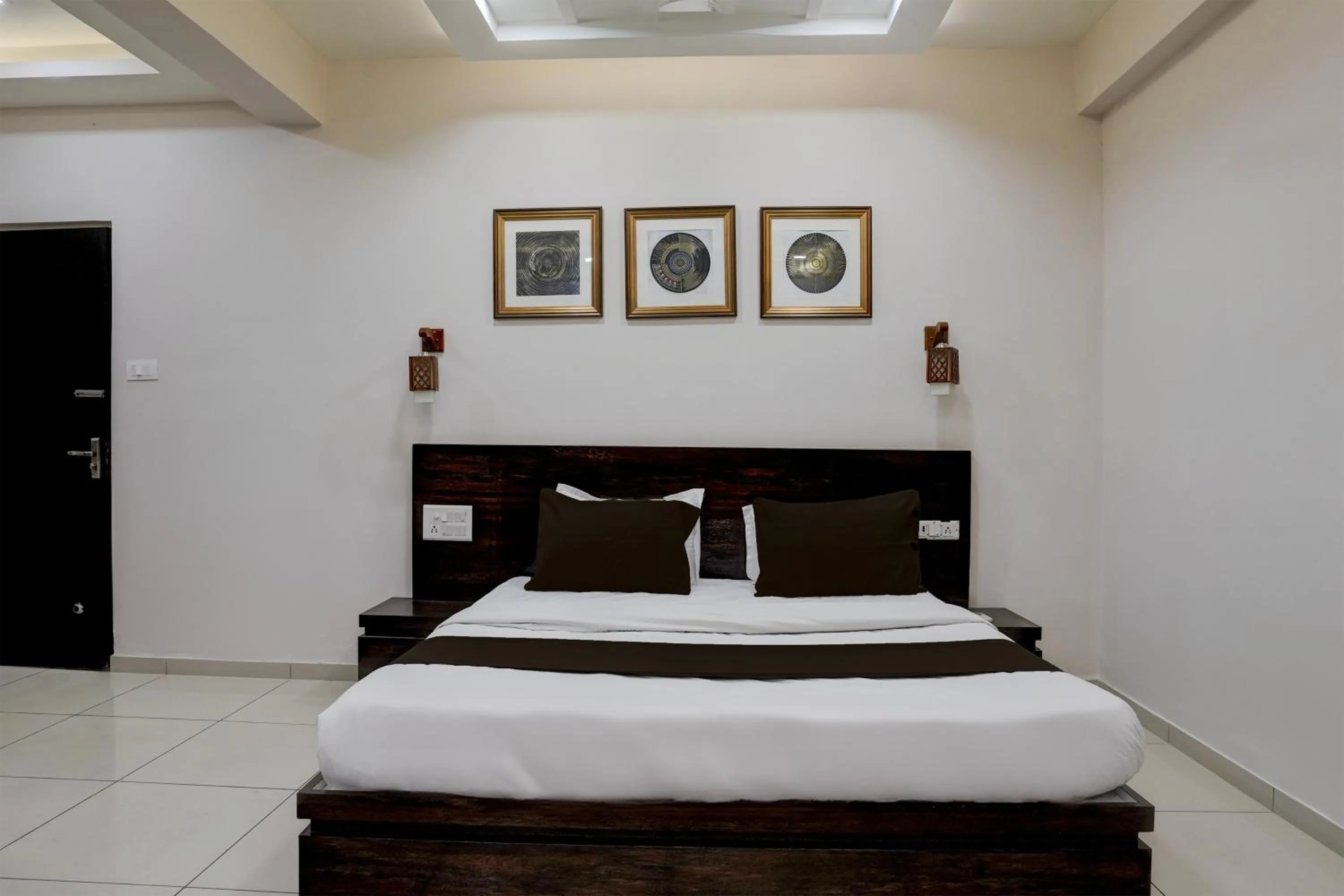 Bedroom, Bed in Super Hotel O DH