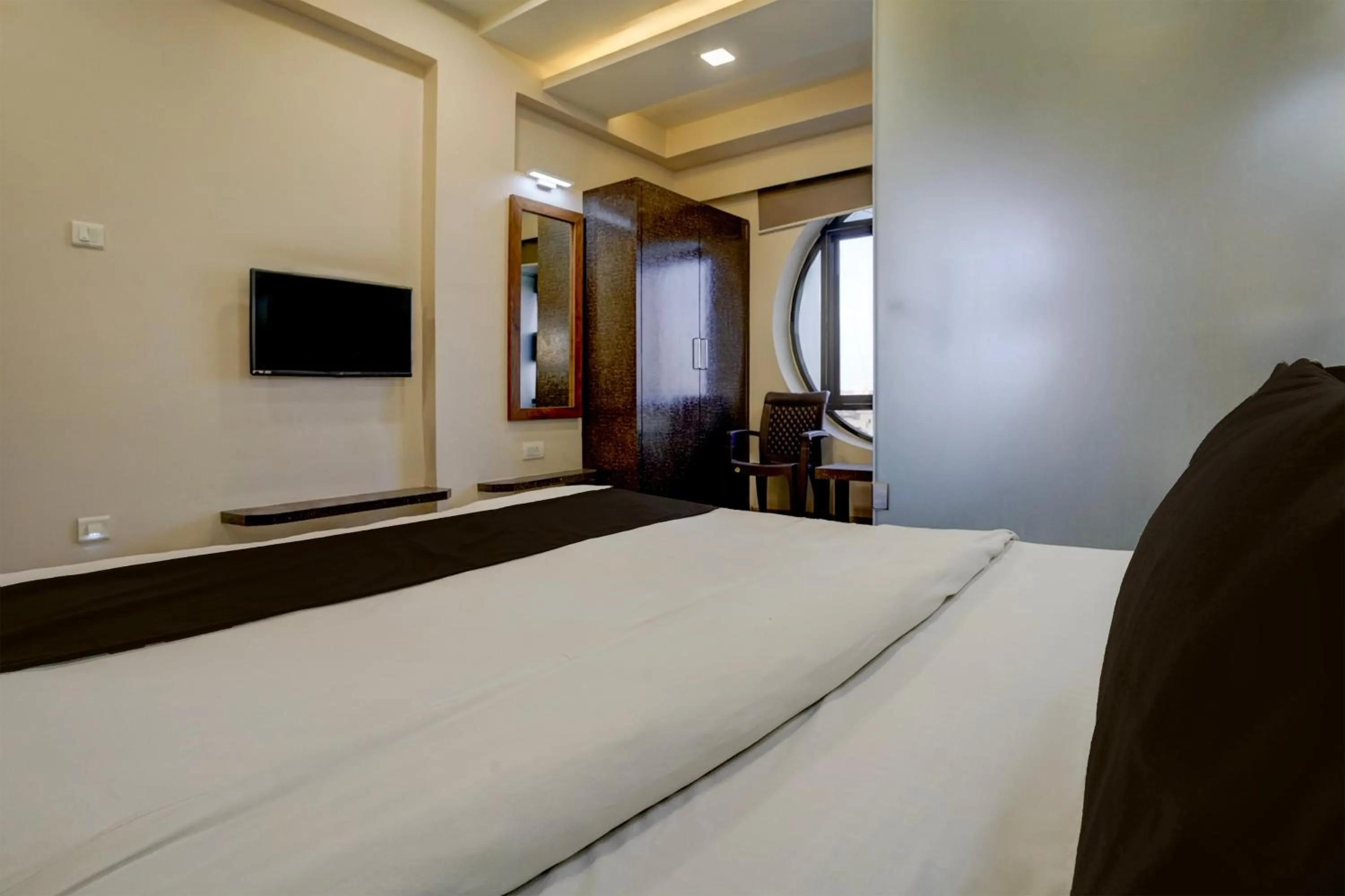 Bedroom, Bed in Super Hotel O DH