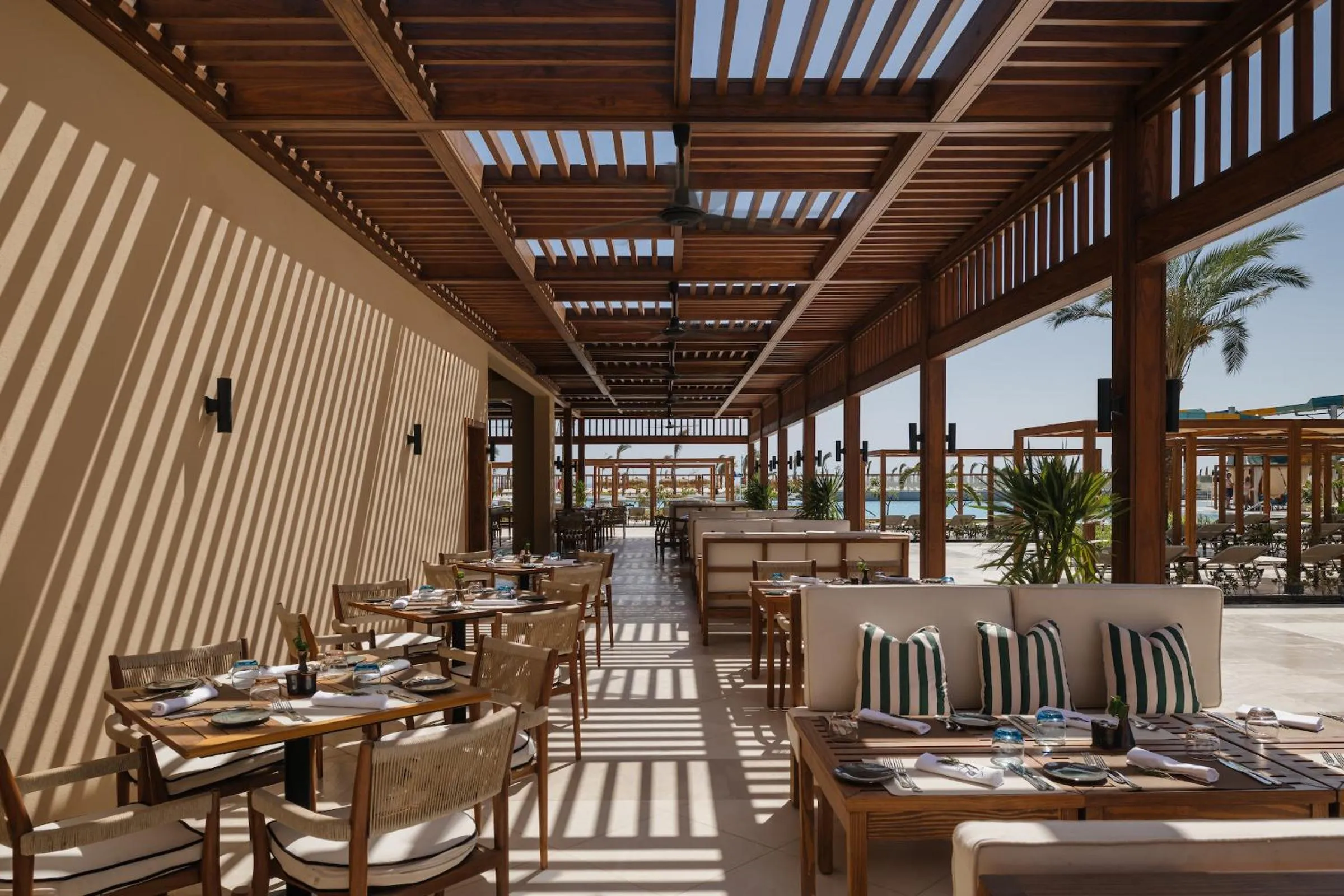 Restaurant/places to eat in JAZ Elite Asteria