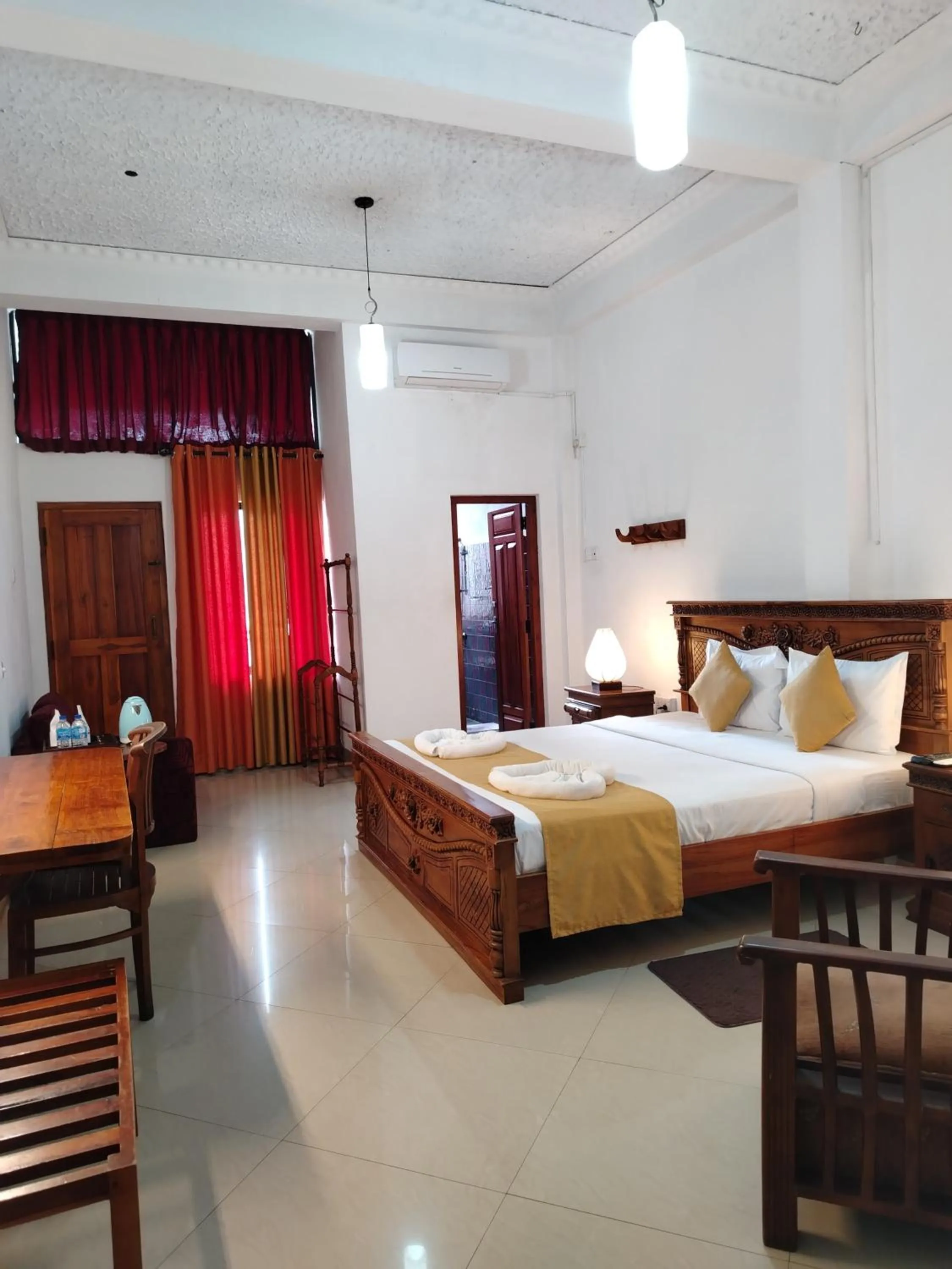 Bedroom, Bed in Ella Mount Heaven