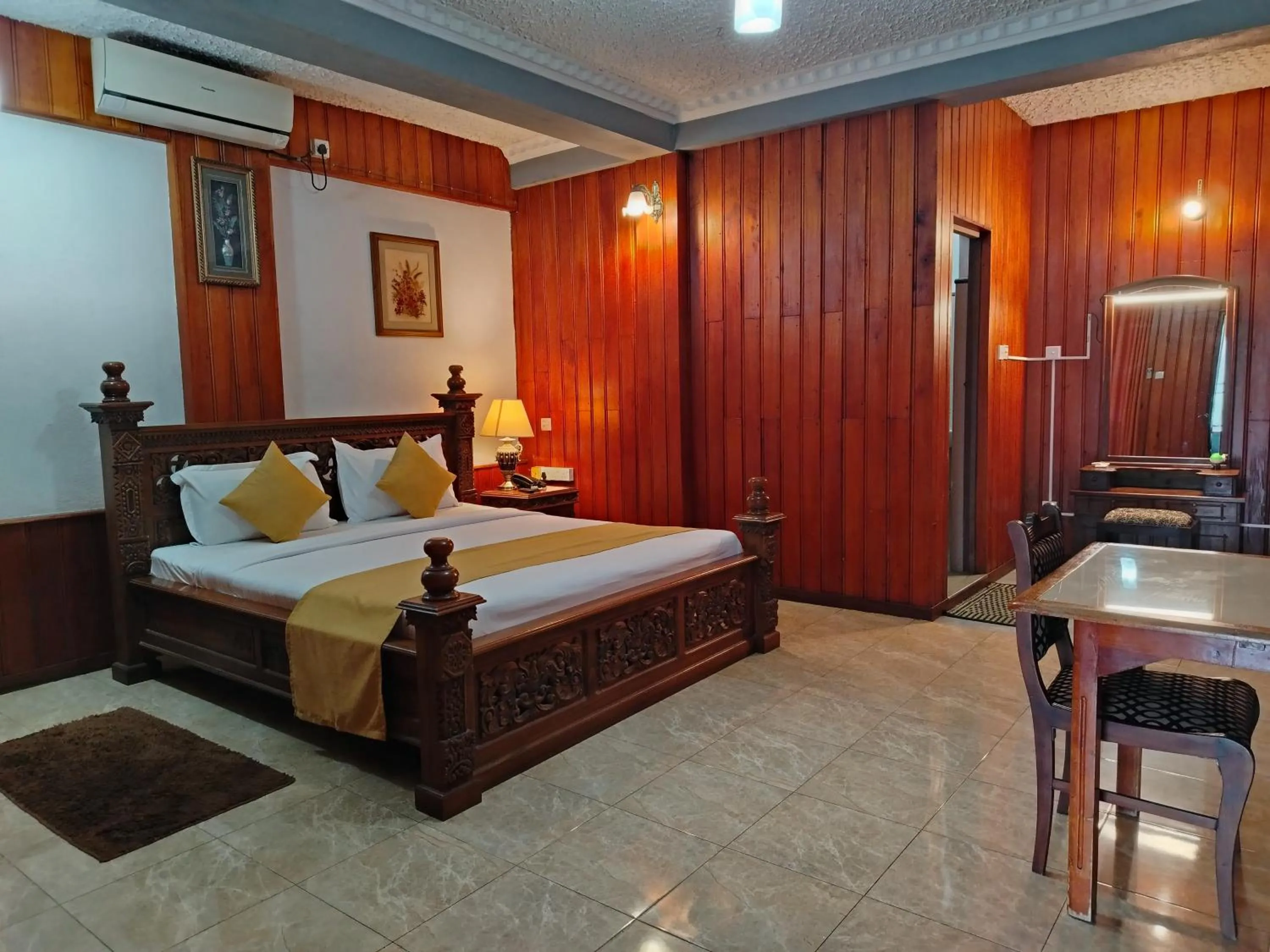 Bedroom, Bed in Ella Mount Heaven