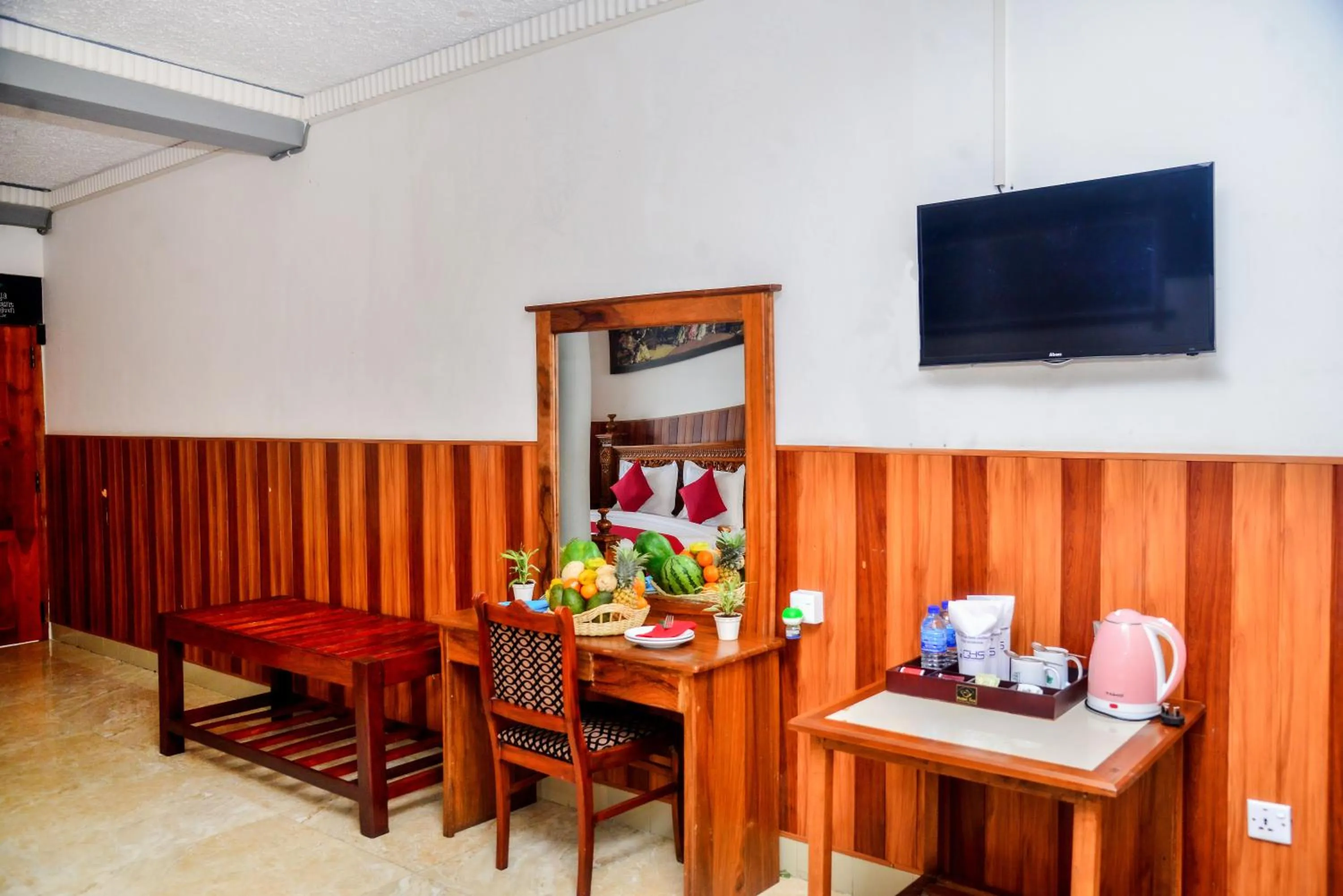 TV and multimedia in Ella Mount Heaven