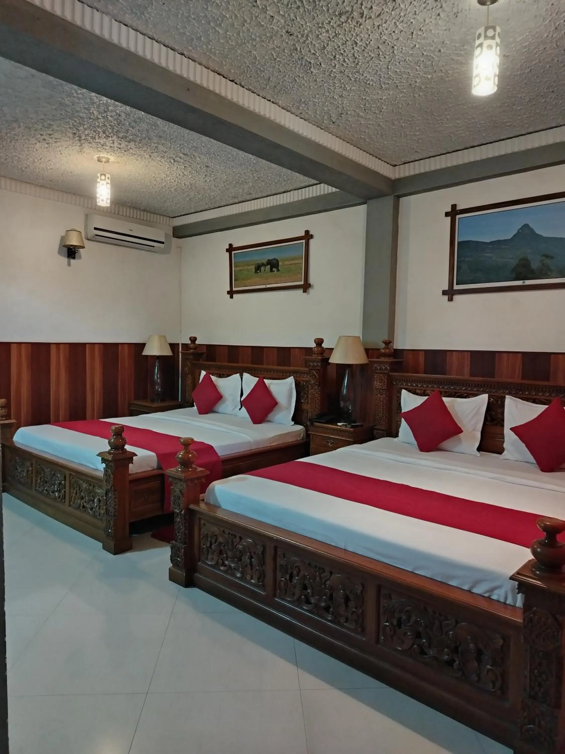 Bedroom, Bed in Ella Mount Heaven