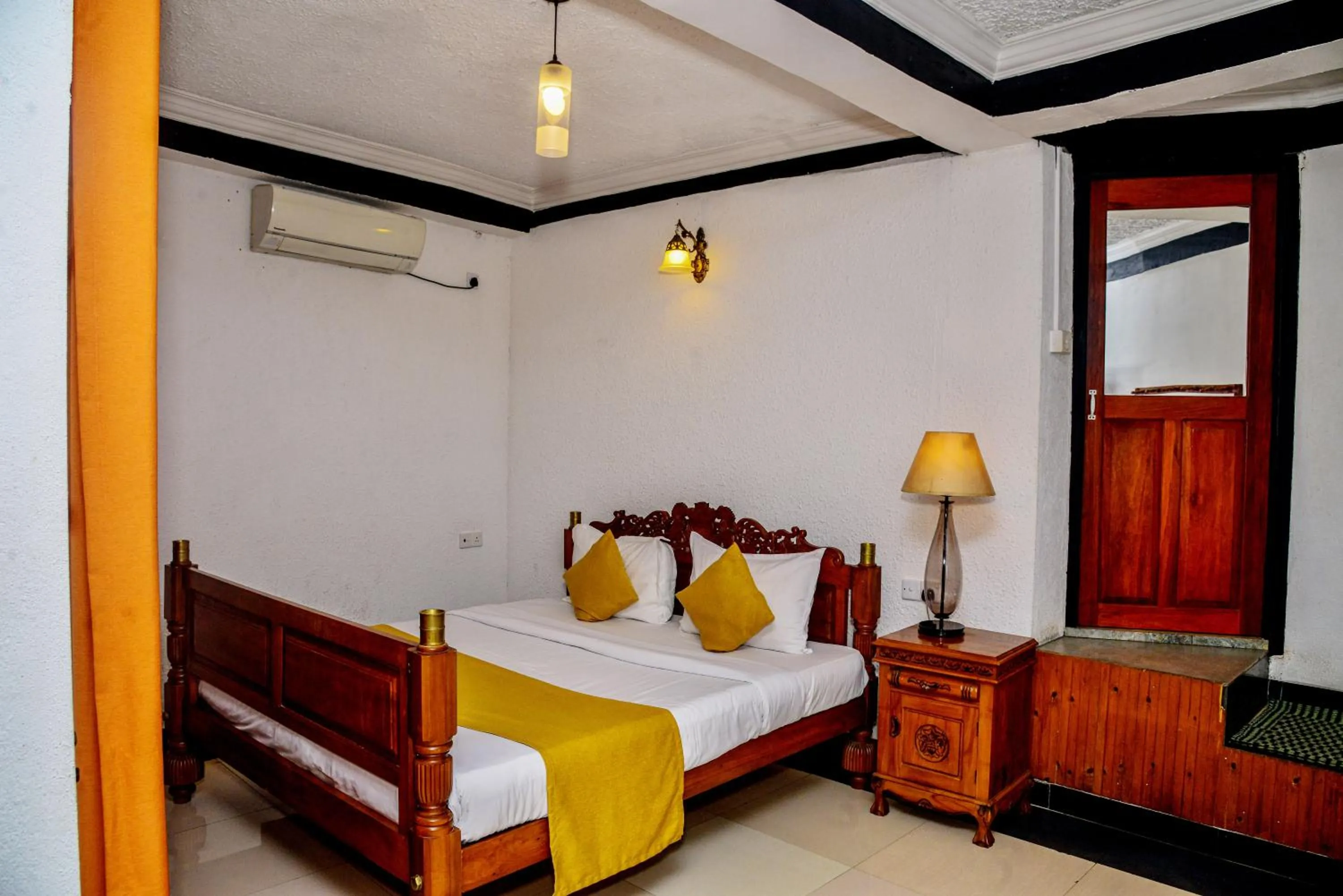 Bedroom, Bed in Ella Mount Heaven