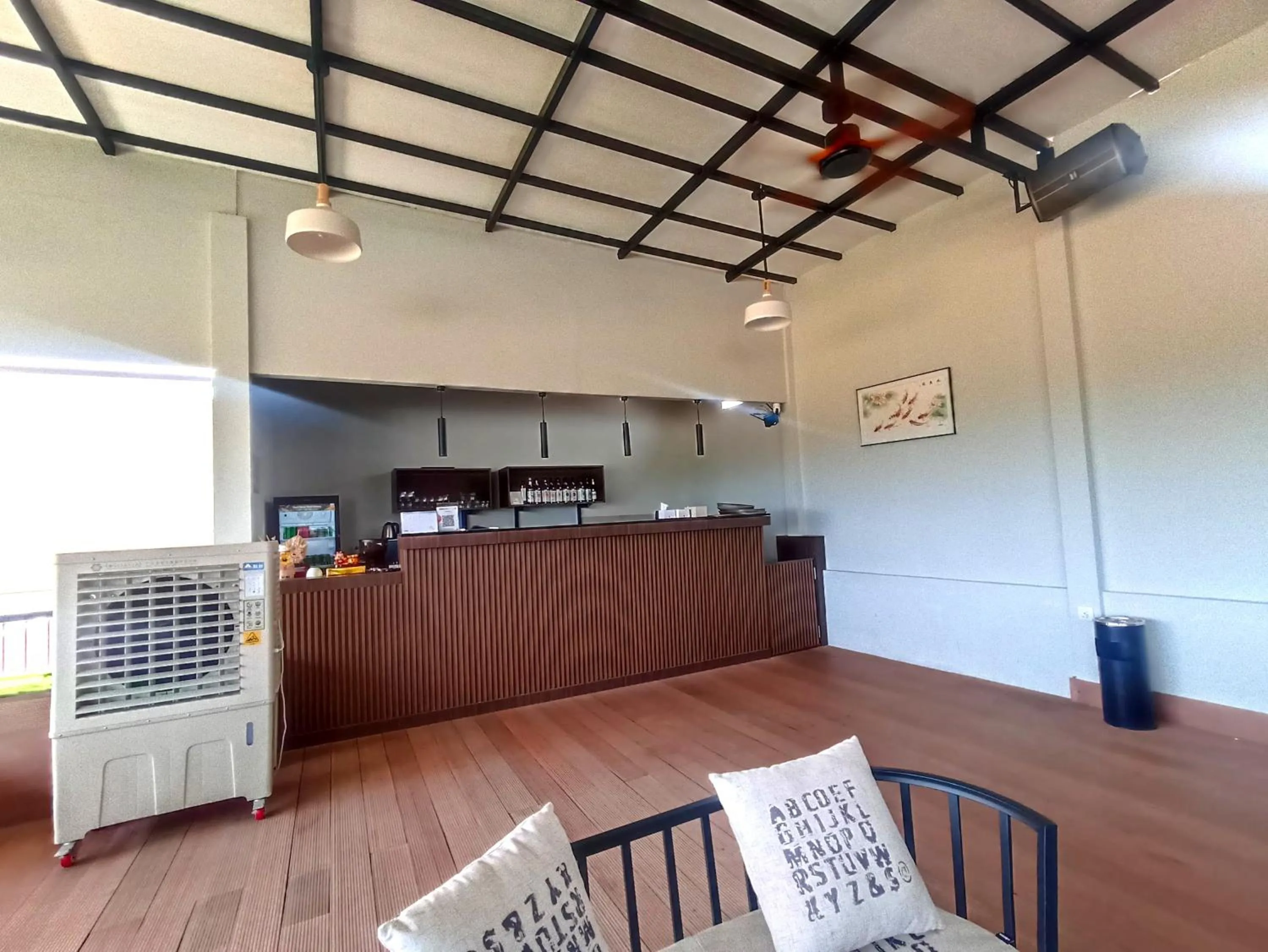 Restaurant/places to eat in ONYX HOTEL & VILLA