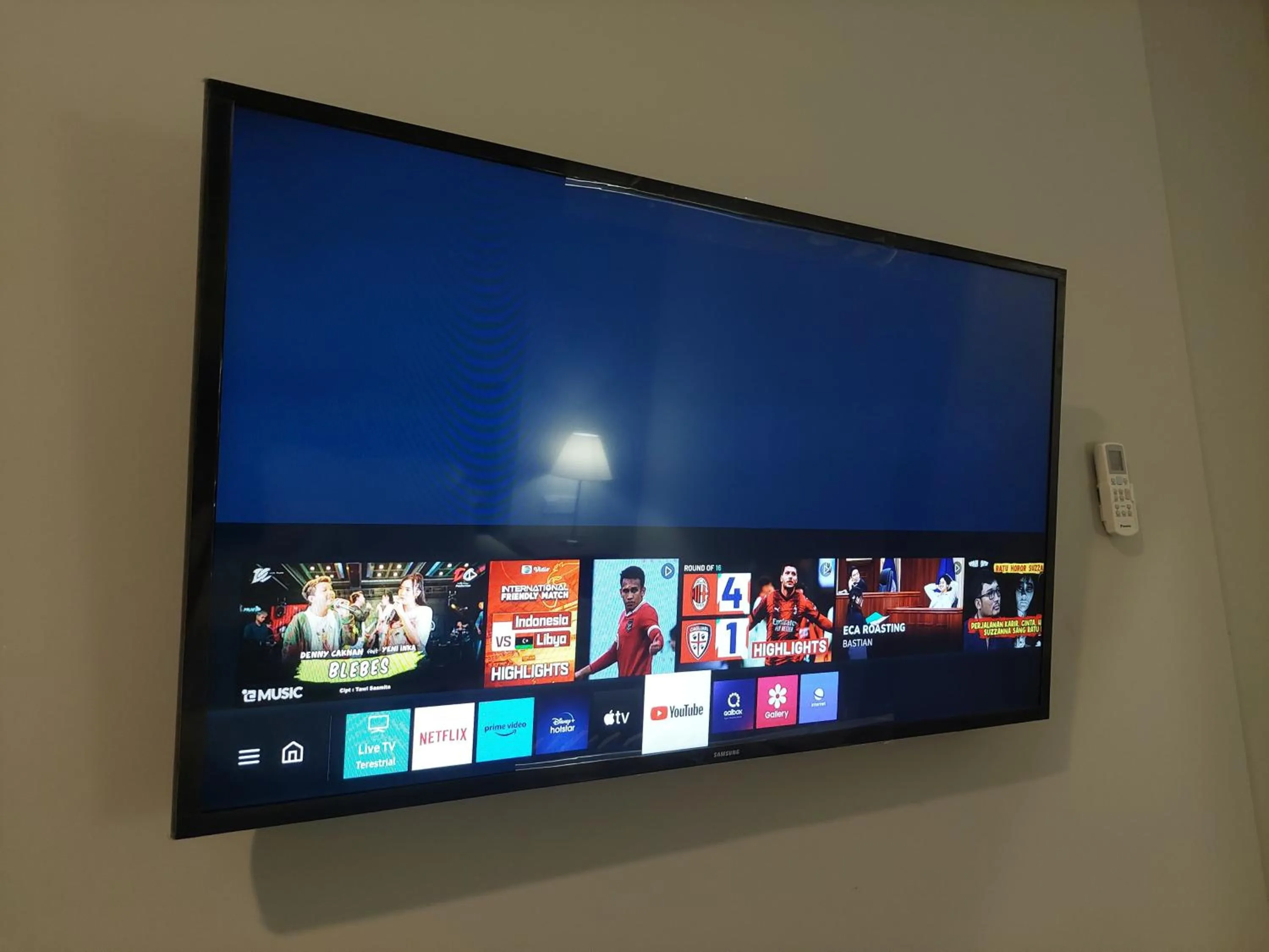 TV and multimedia in ONYX HOTEL & VILLA