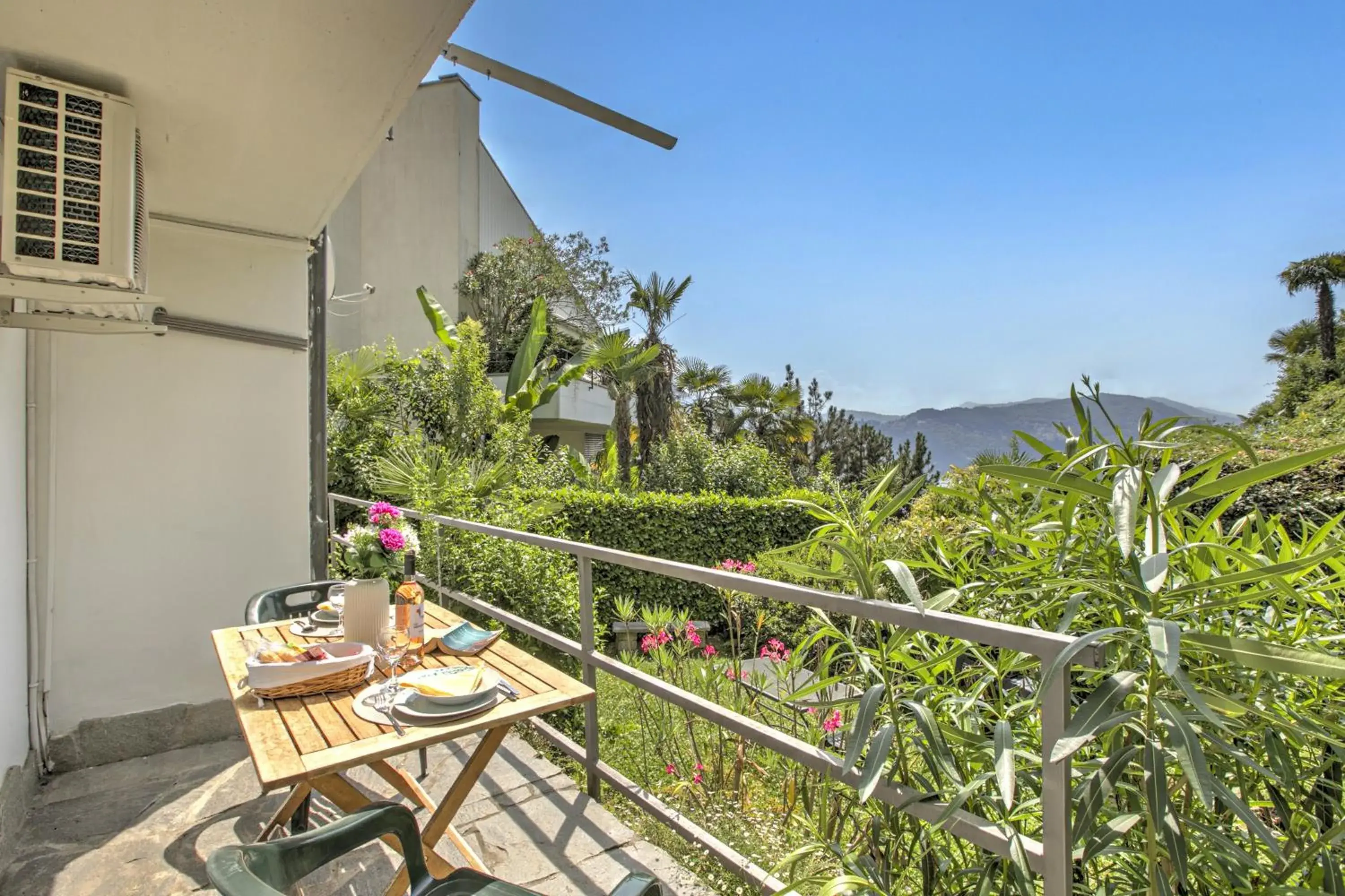 Apartment View And Pool - Happy Rentals Apartment View And Pool - Happy Rentals