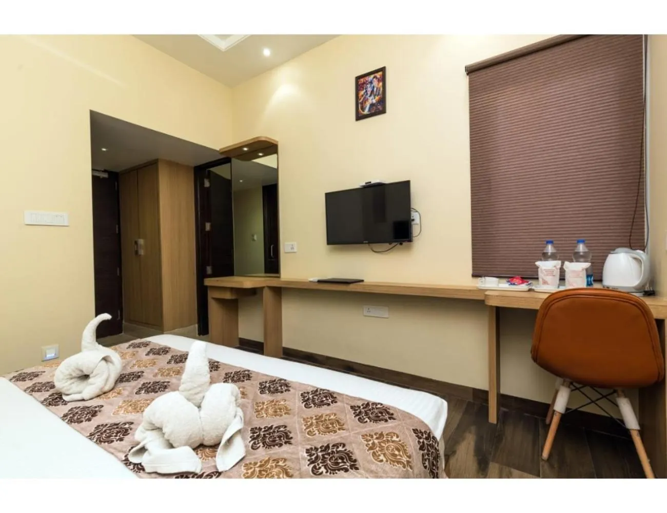 Bedroom, Bed in Hotel Urban Galaxy Square, Amritsar