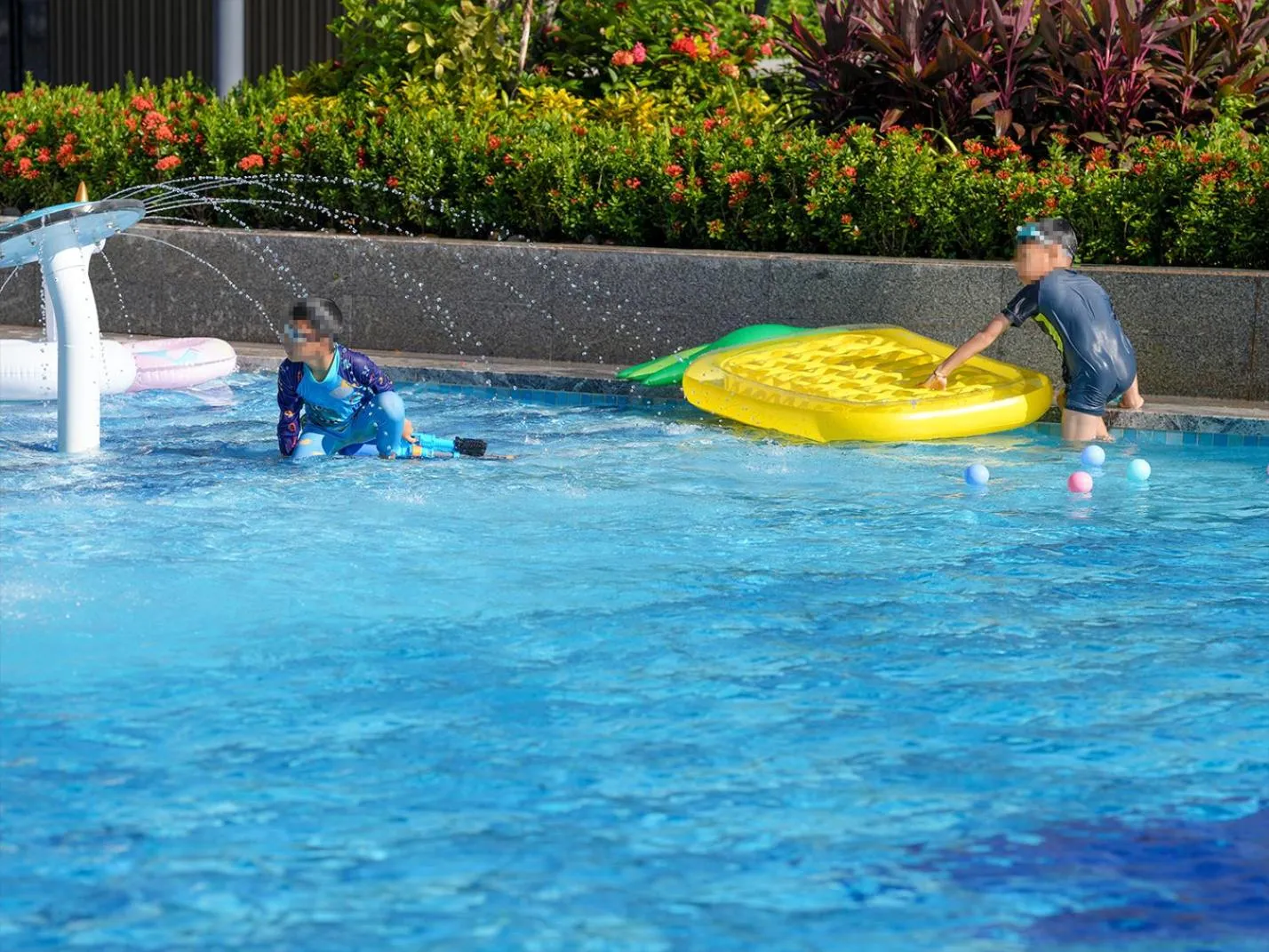 Swimming pool in Latsavong Wanda Vista Vientiane