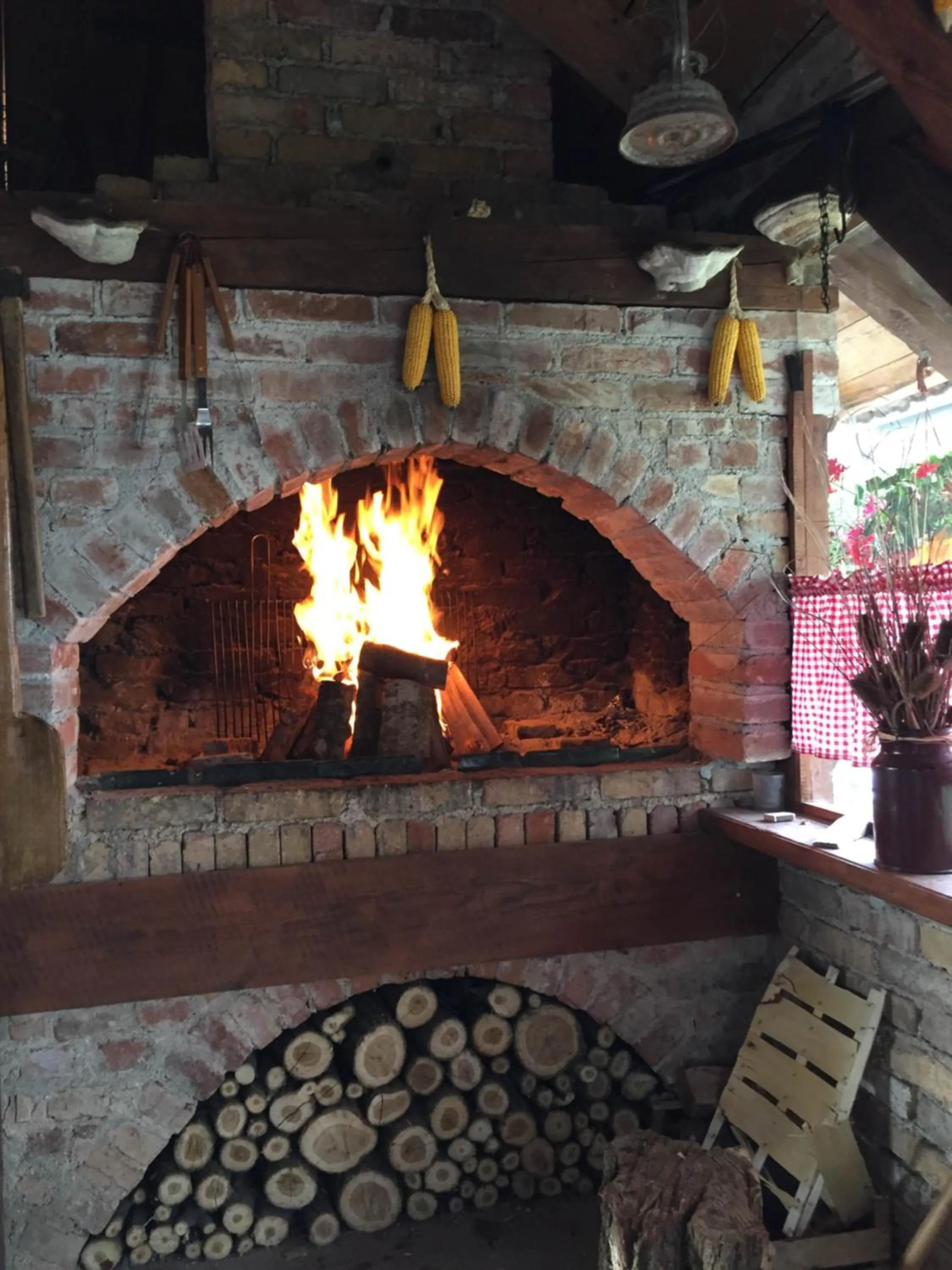 Restaurant/places to eat in Apartment Ada bed & breakfast