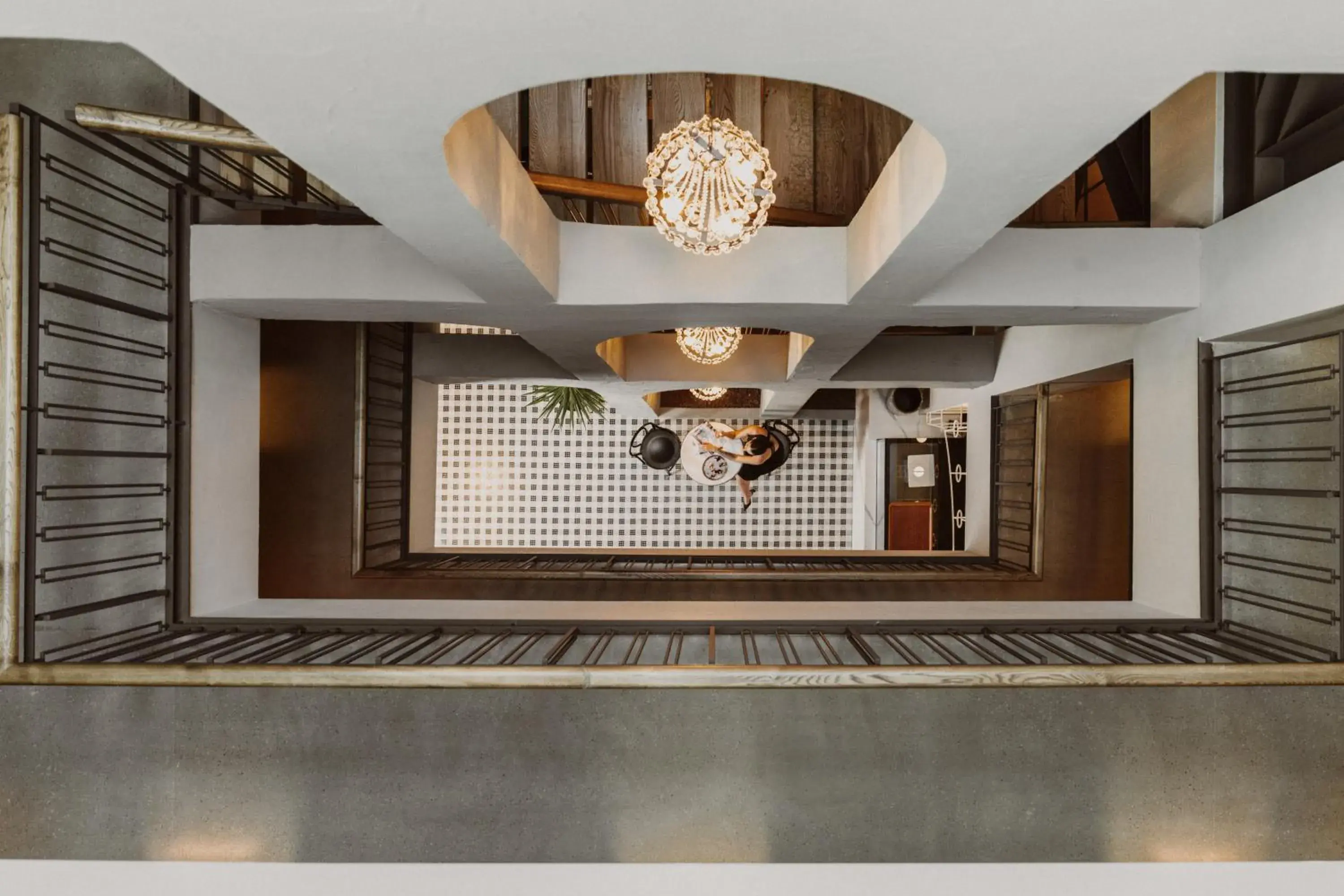 Property building in Roome Property building in Roome