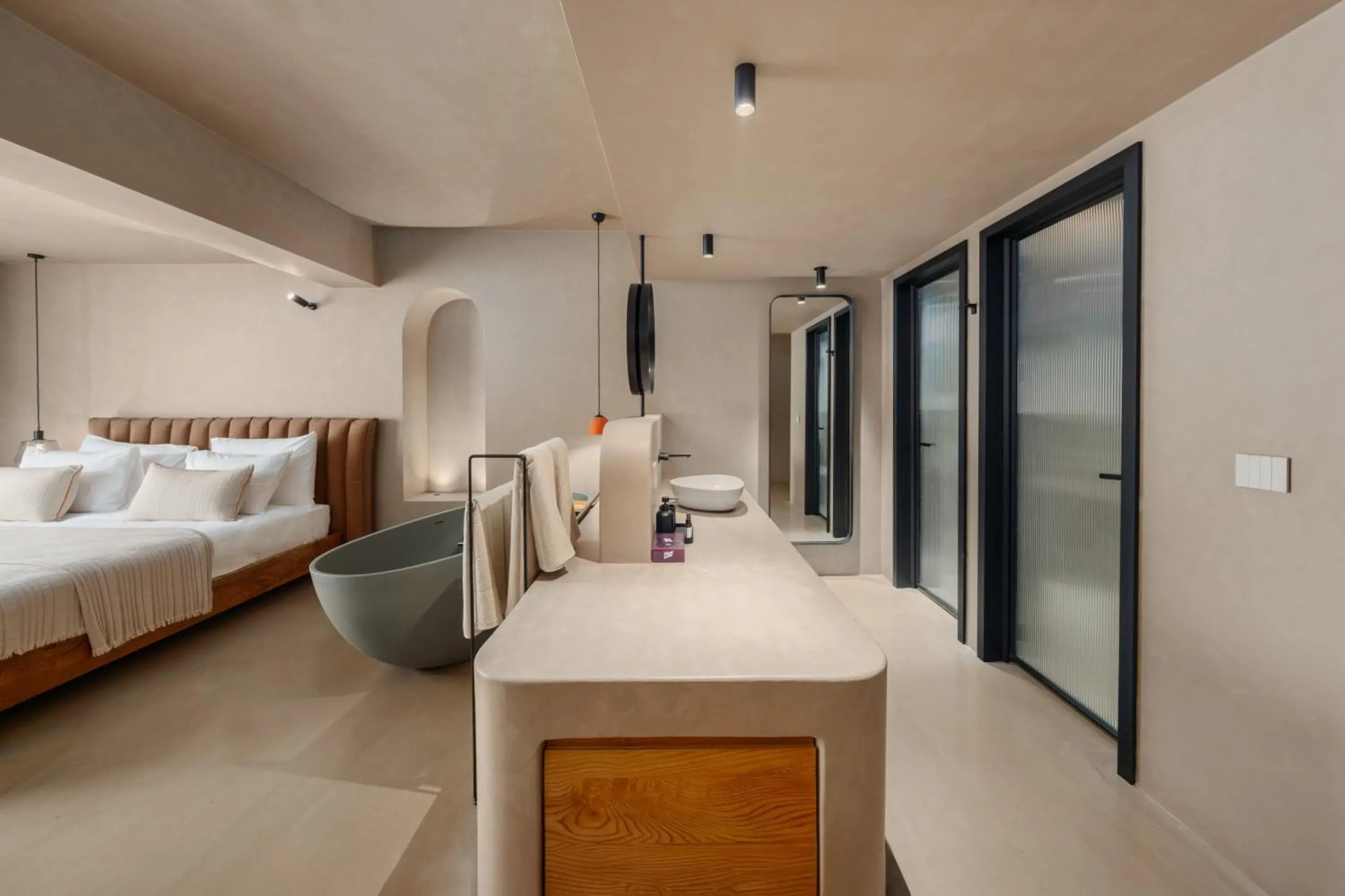 Toilet, Bed in Roome Toilet, Bed in Roome