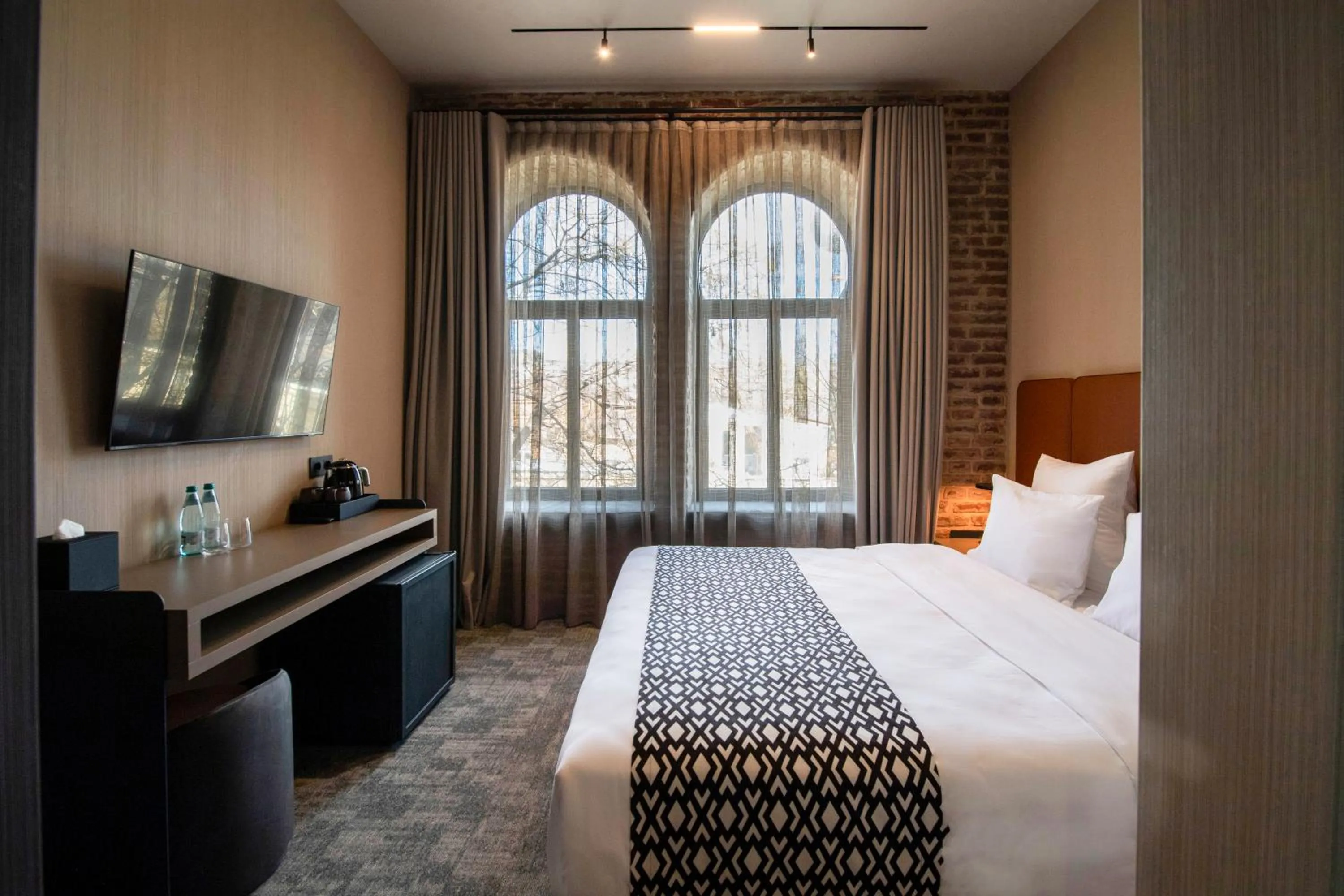 Photo of the whole room, Bed in Qarvasla Hotel