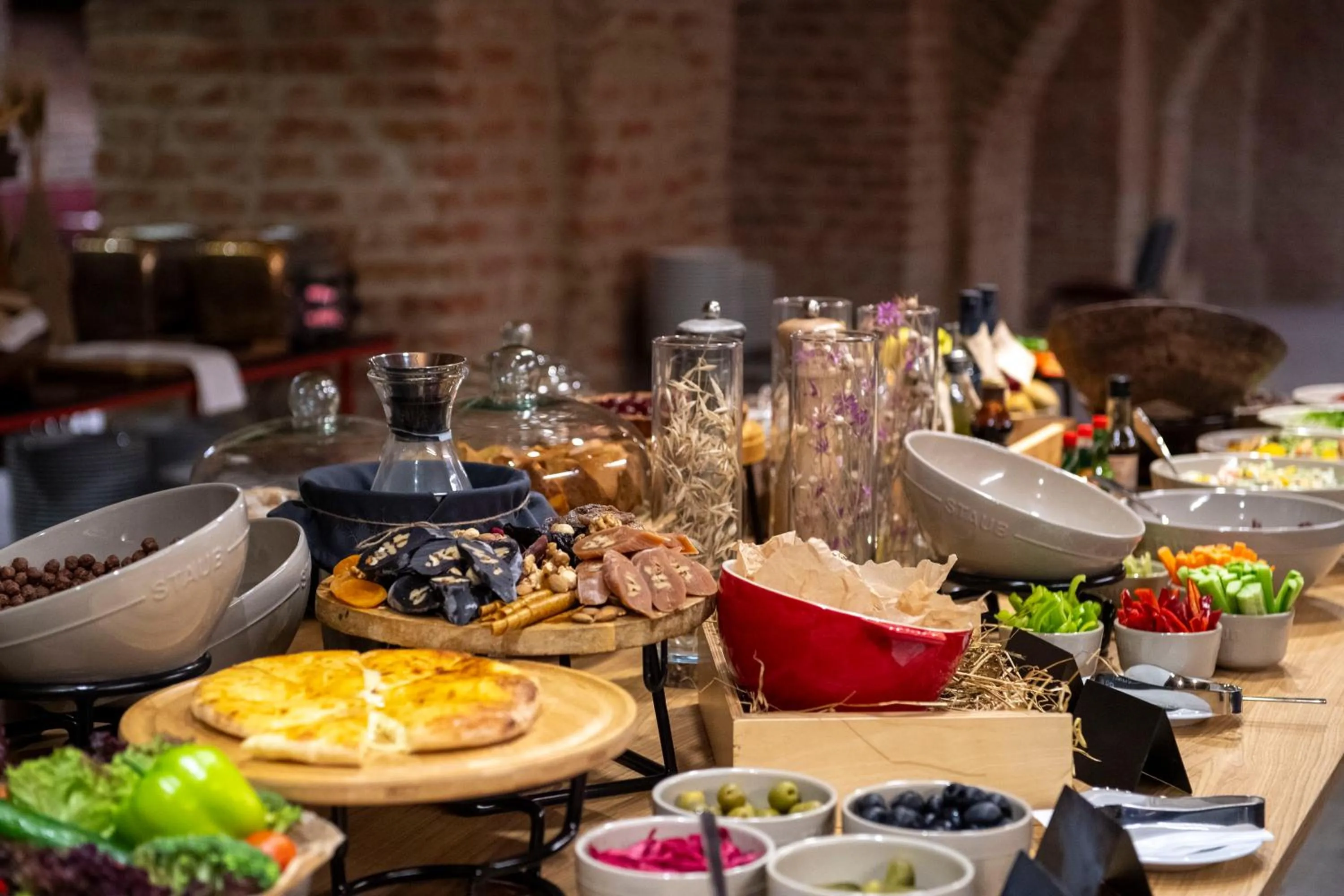 Breakfast in Qarvasla Hotel